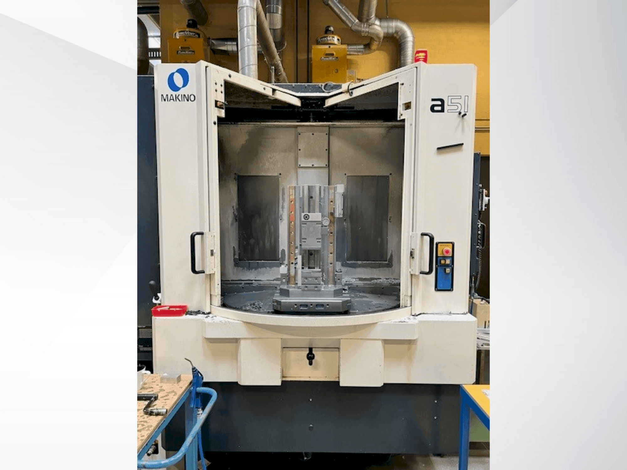 Vista frontale della macchina Makino a51-A 60