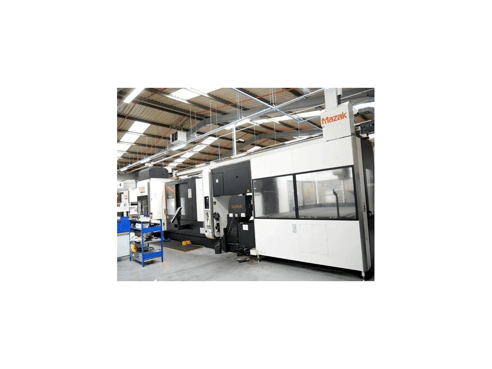 Vista frontale della macchina Mazak INTEGREX i-400 ST