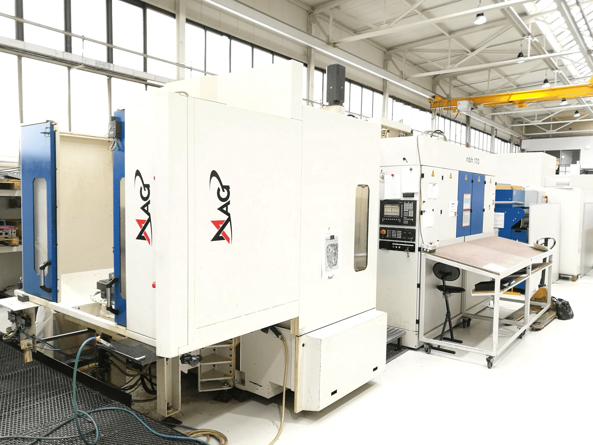 Vista lato sinistro della macchina Hueller Hille NBH 170