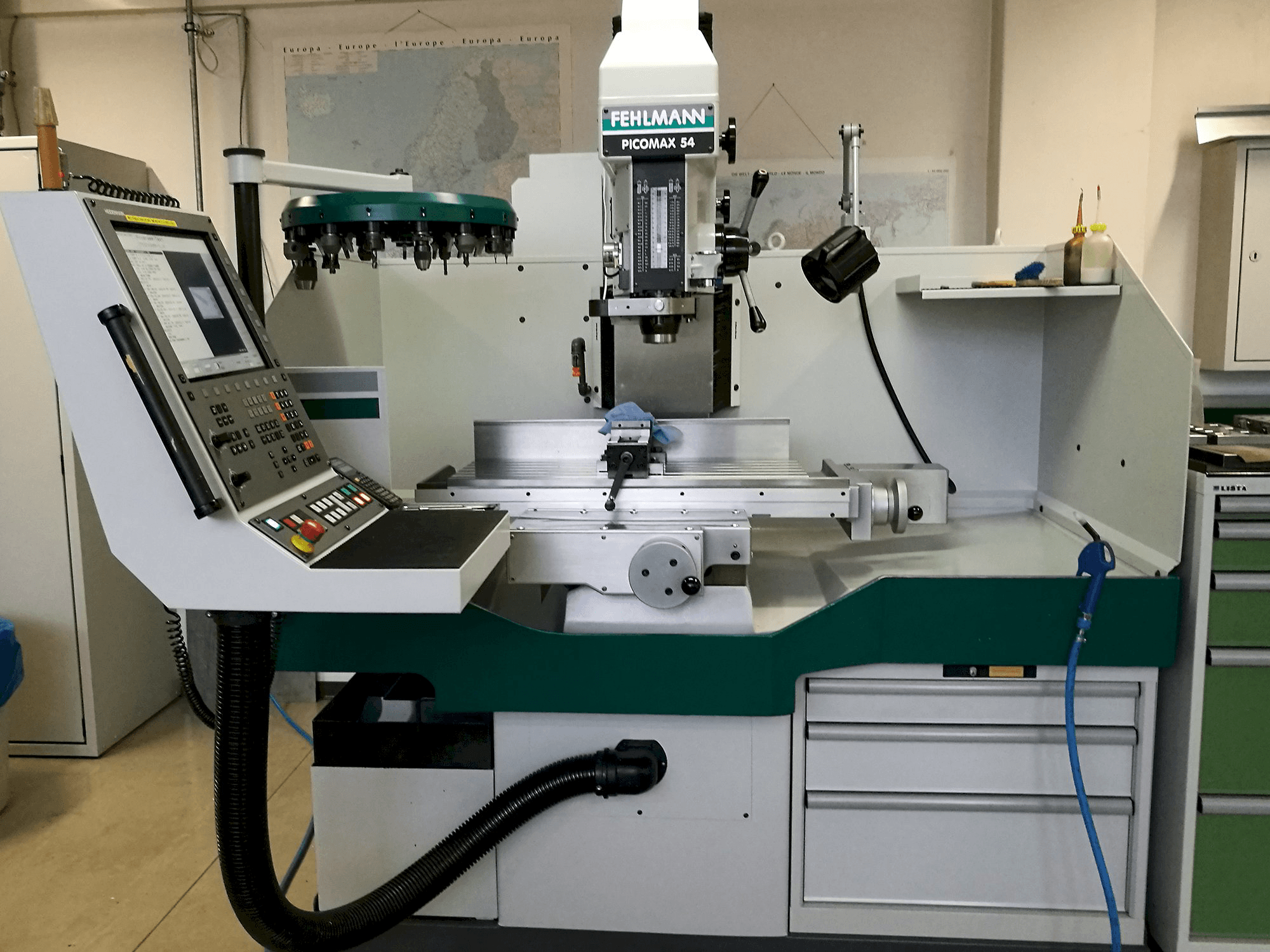 Vista frontale della macchina FEHLMANN PICOMAX 54