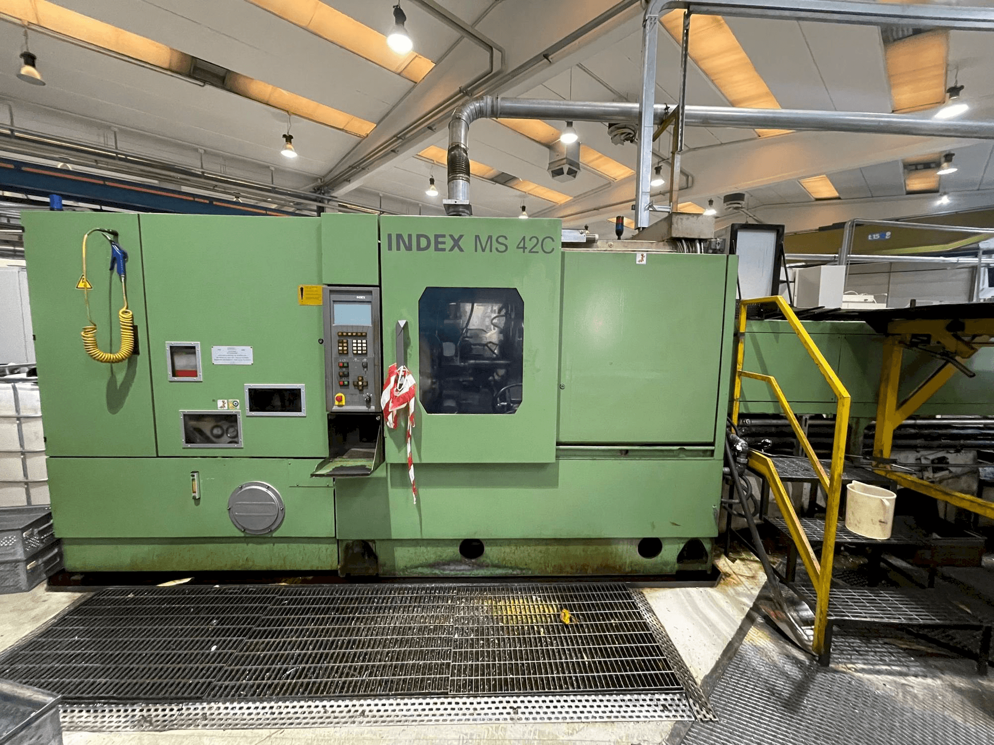 Vista frontale della macchina Index MS 42C