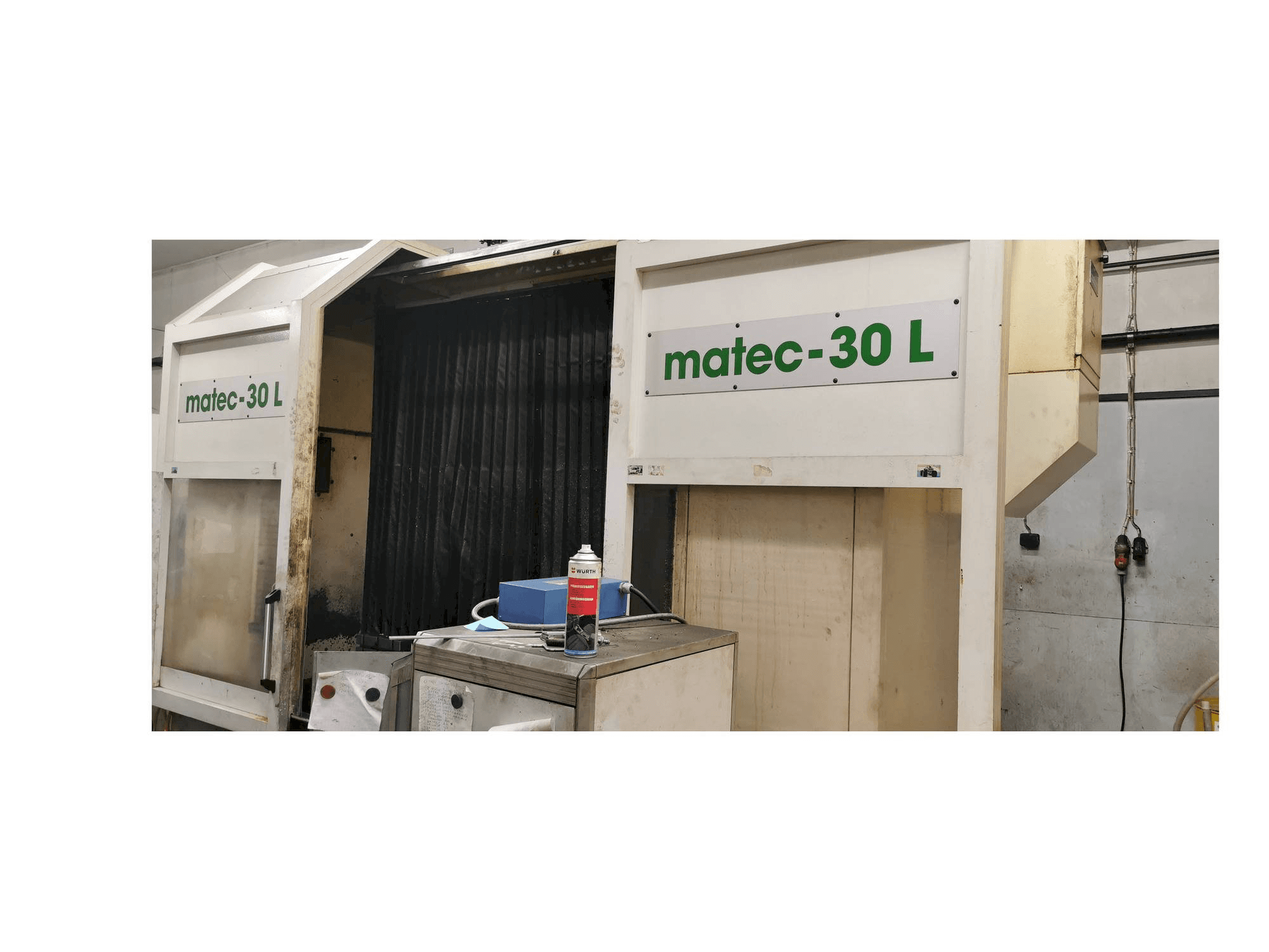 Vista frontale della macchina Matec 30 L