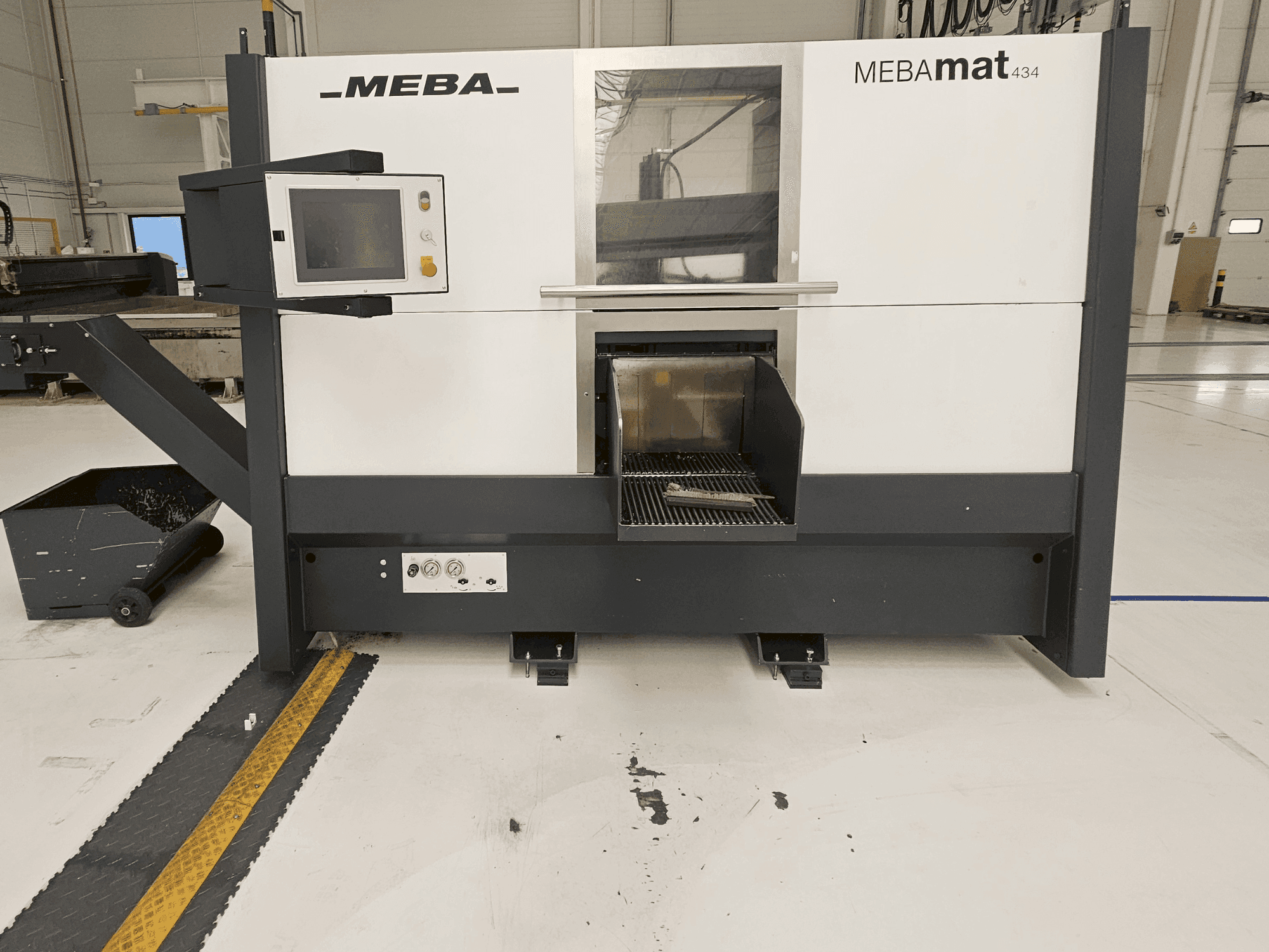 Vista frontale della macchina MEBA MEBAmat 434