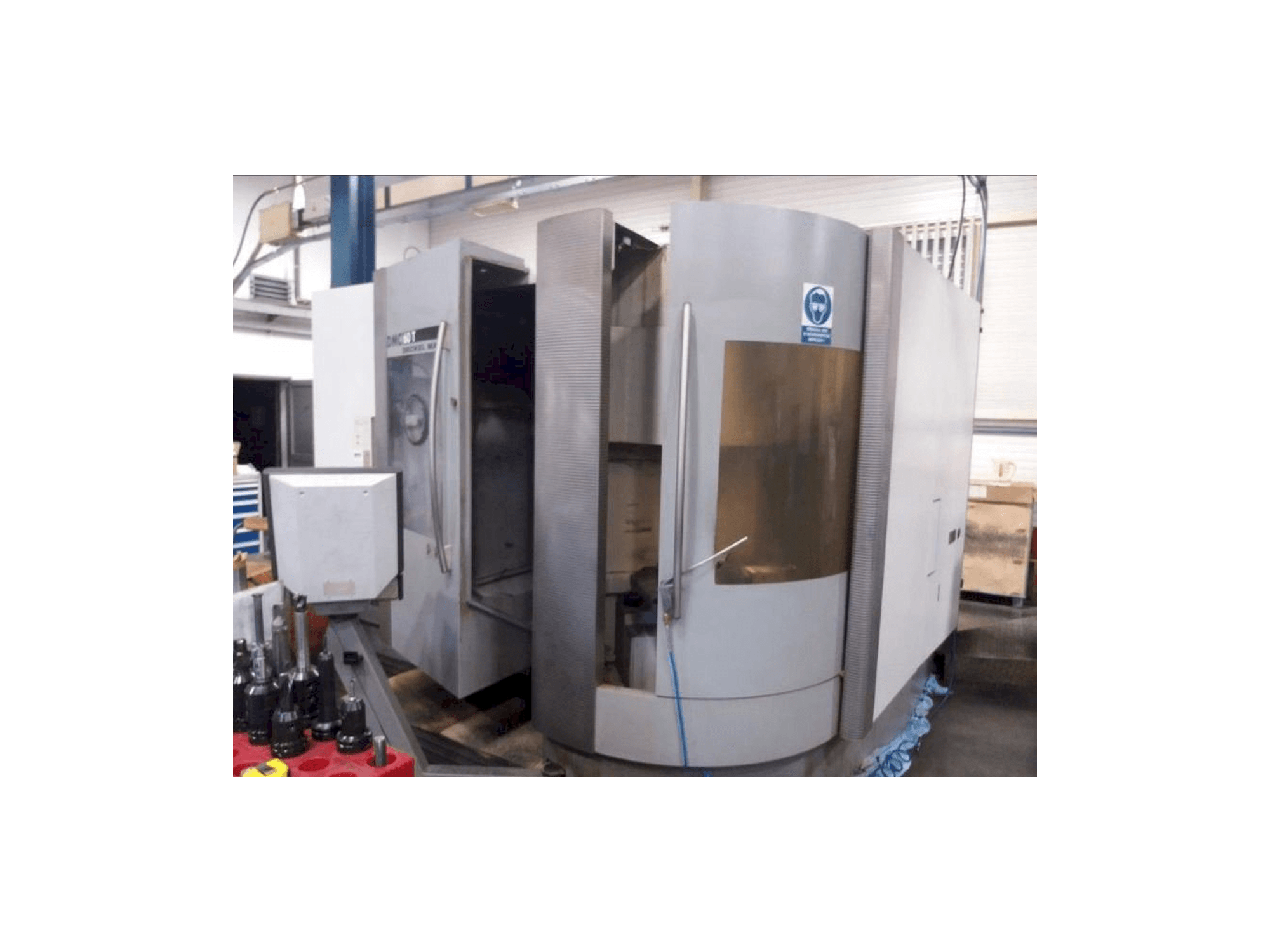 Vista frontale della macchina DECKEL MAHO DMC 60T