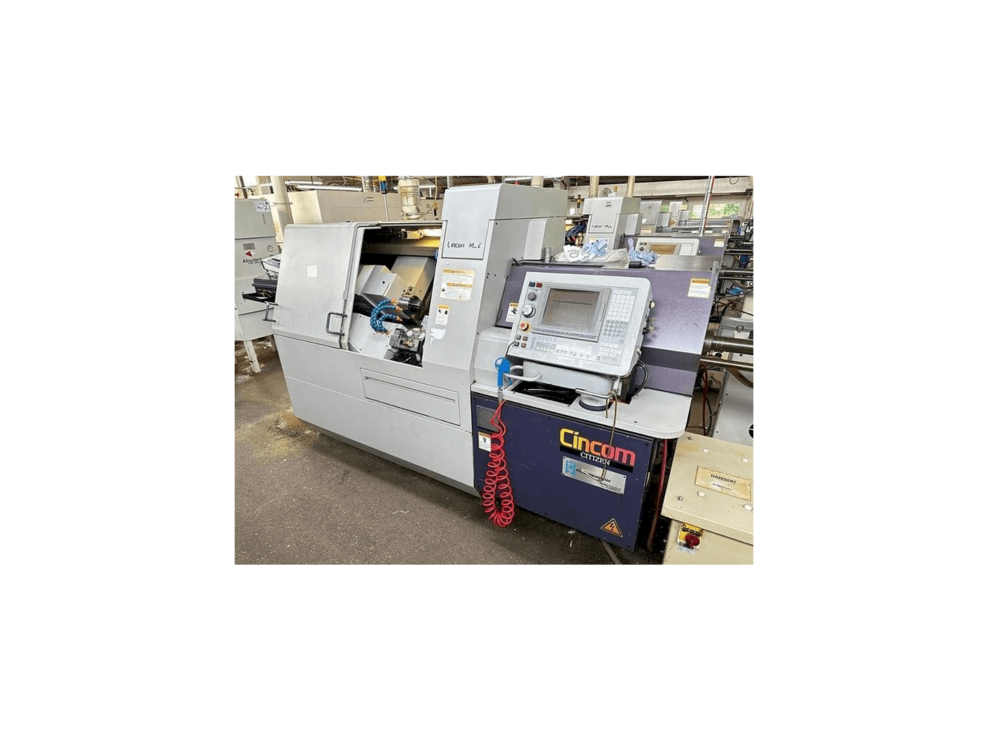 Vista frontale della macchina Citizen M32 III