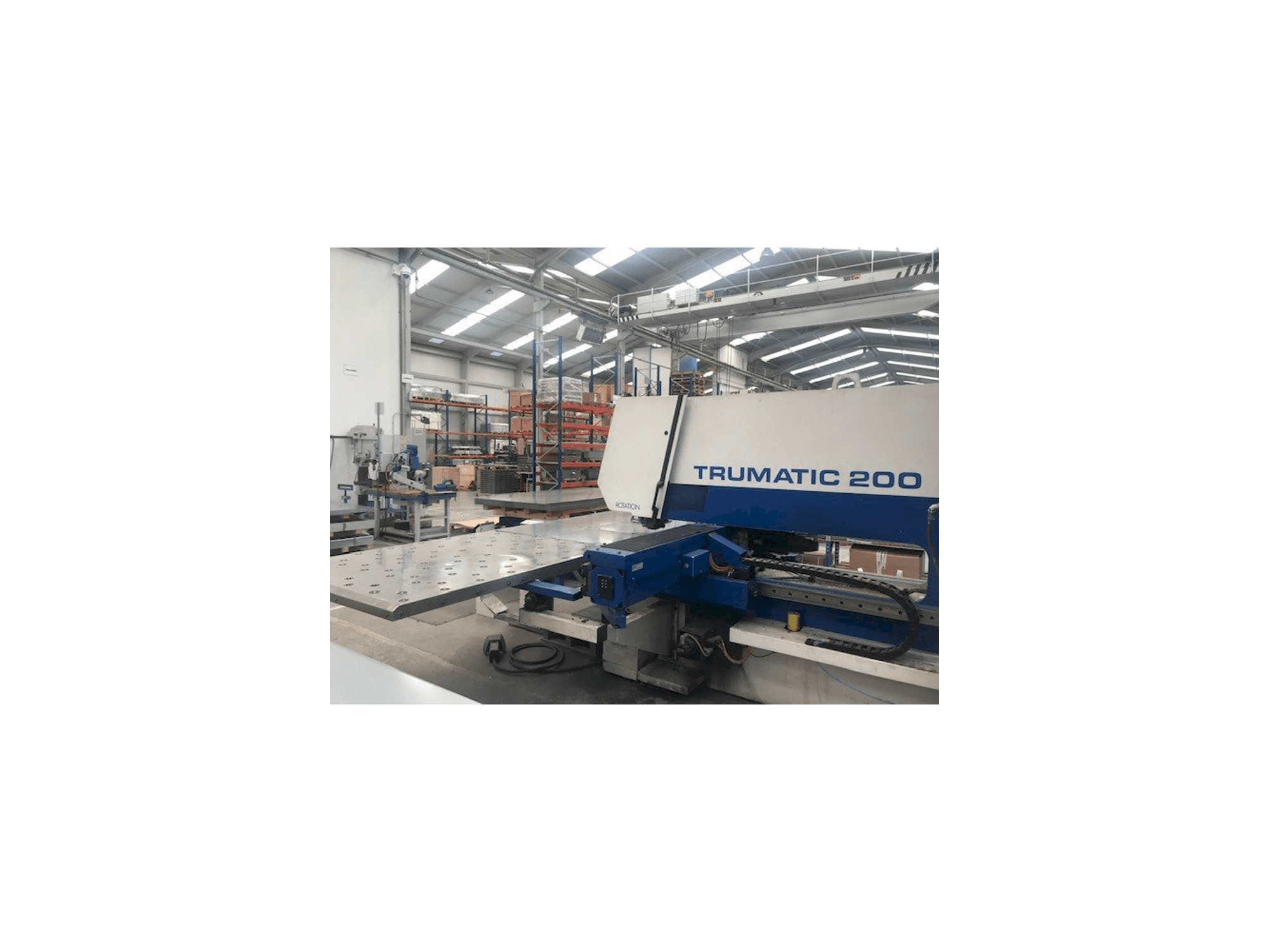 Vista laterale sinistra della macchina Trumpf Trumatic 200