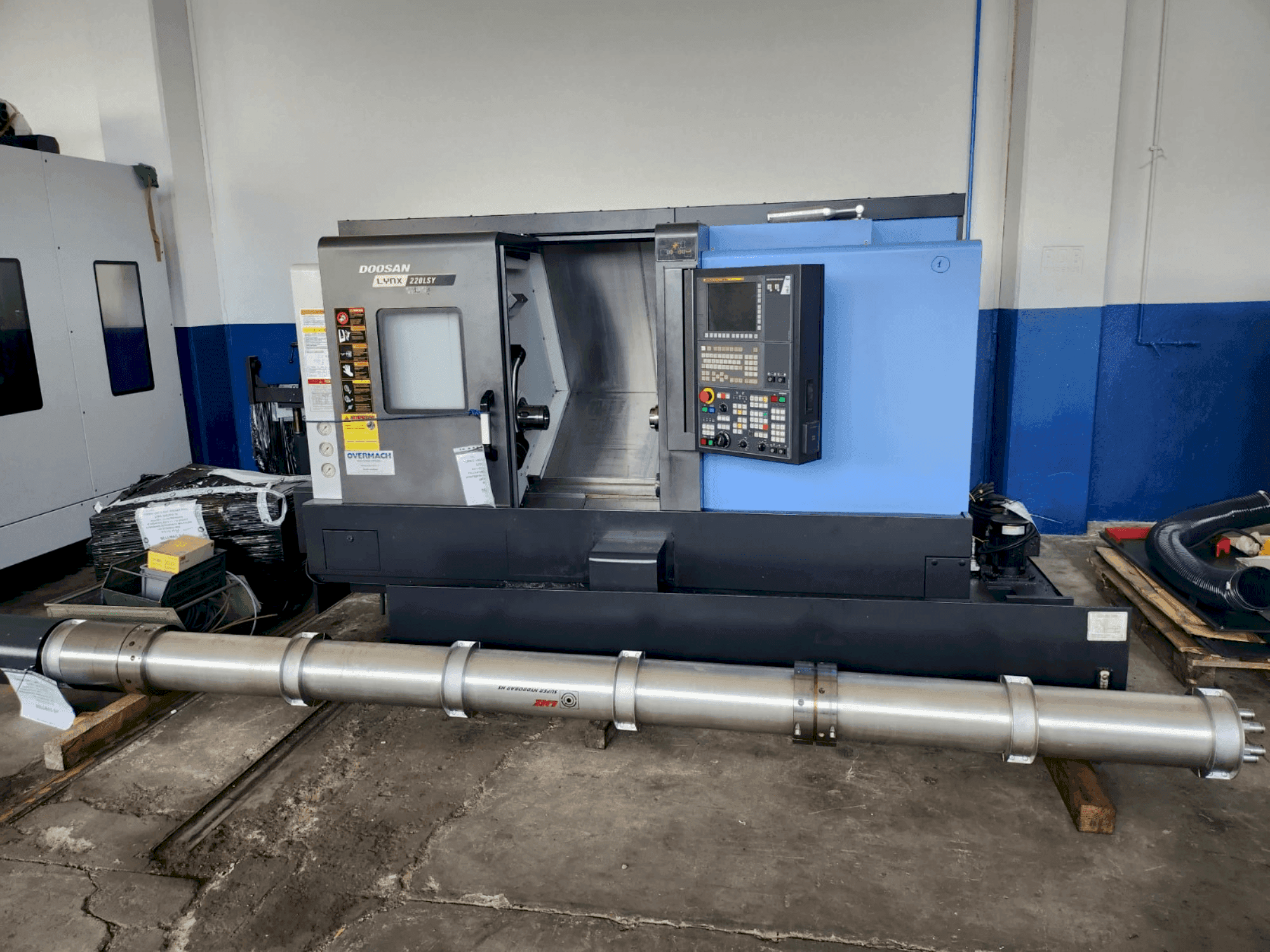 Vista frontale della macchina DOOSAN LYNX 220 LSYA
