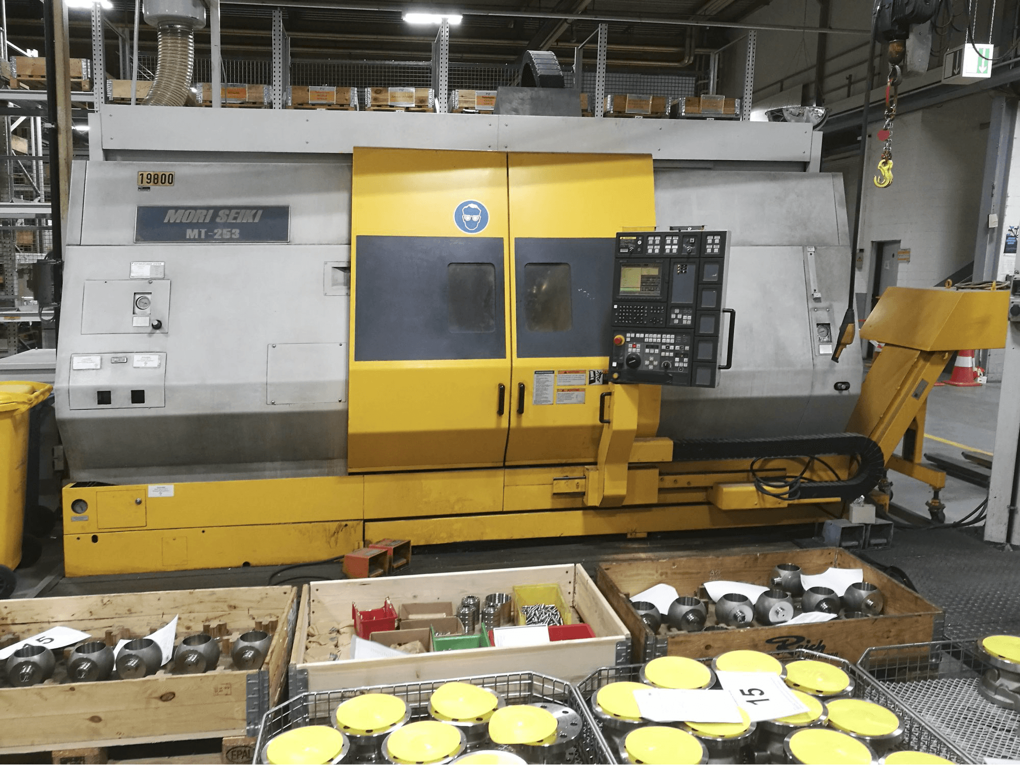 Vista frontale della macchina MORI SEIKI MT-253/1000