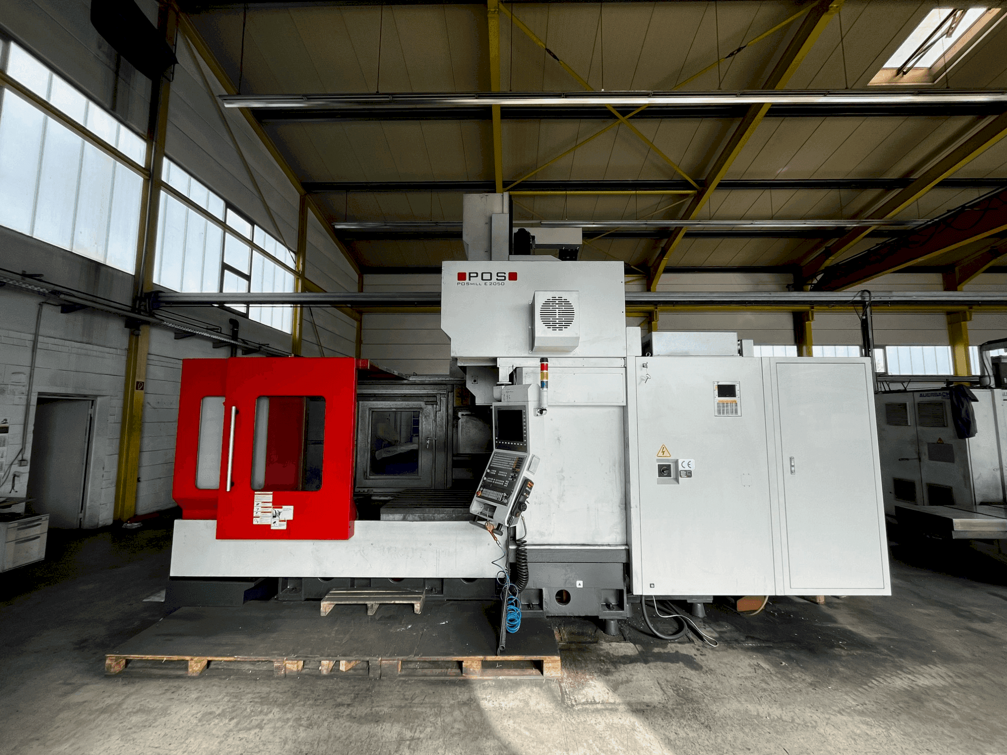 Vista frontale della macchina POSmill E 2050