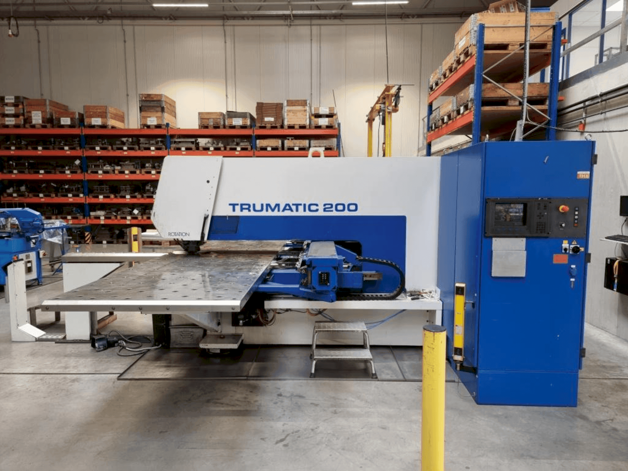 Vista frontale della macchina TRUMPF Trumatic 200