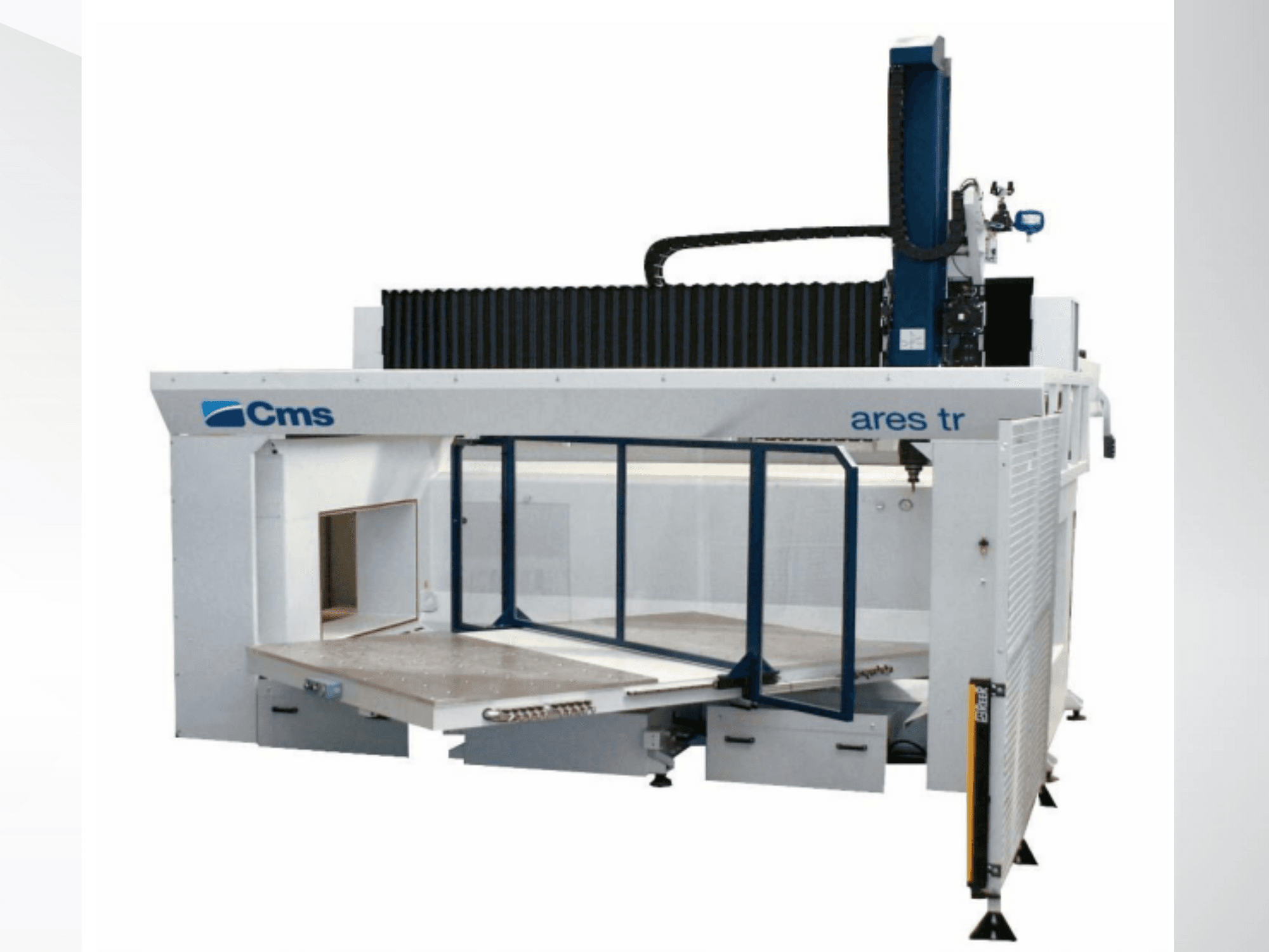 La macchina CNC CMS Ares TR, vista di lato, presenta un ampio tavolo di lavoro e un design chiuso per applicazioni di taglio di precisione.