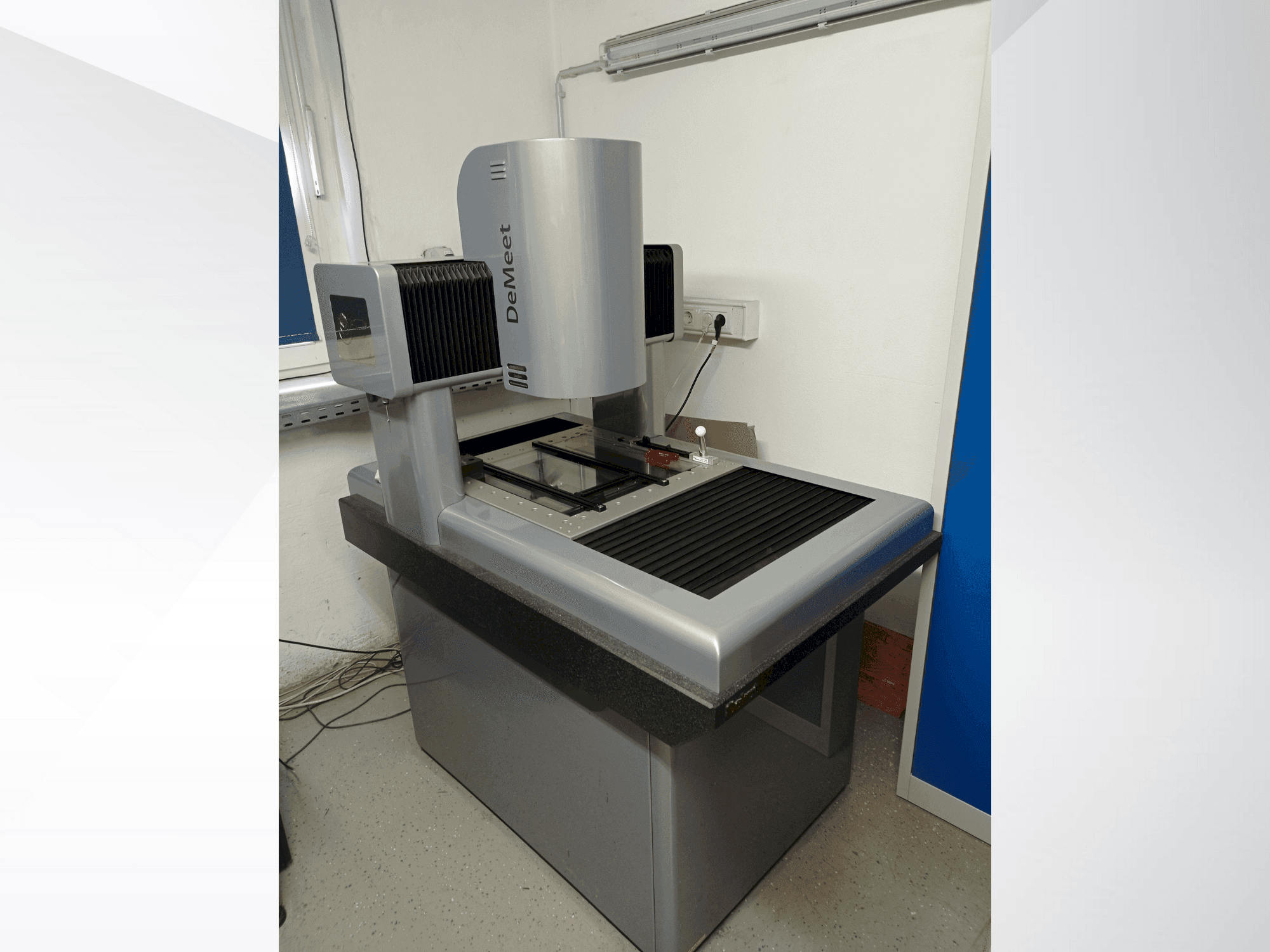 Vista frontale della macchina SCHUT DeMeet 404