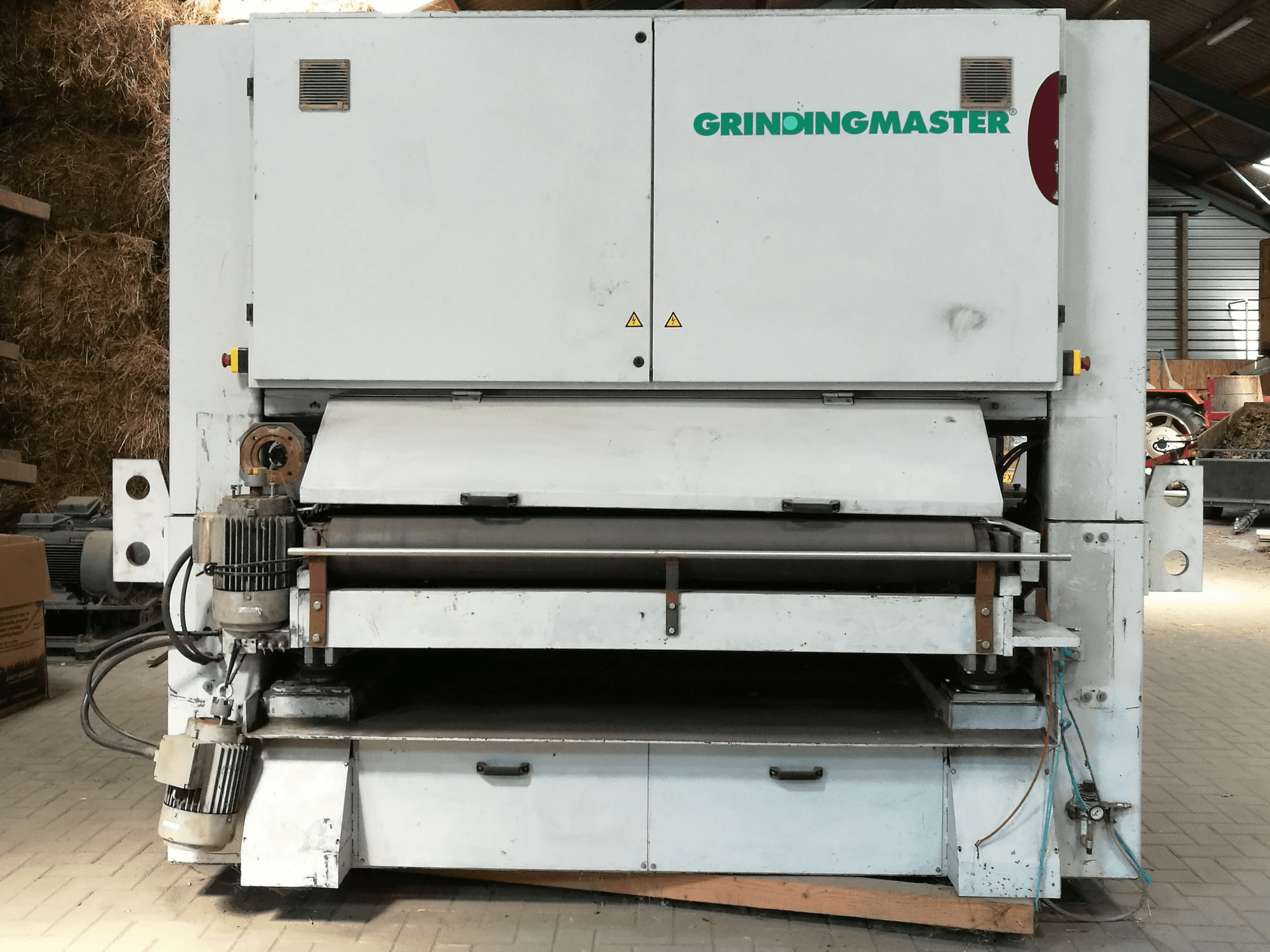 Vista frontale della macchina TIMESAVERS MB-2-1600 Z2