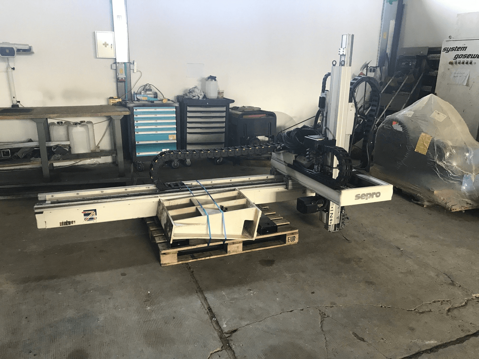 Vista frontale della macchina Sepro 3021 BZ