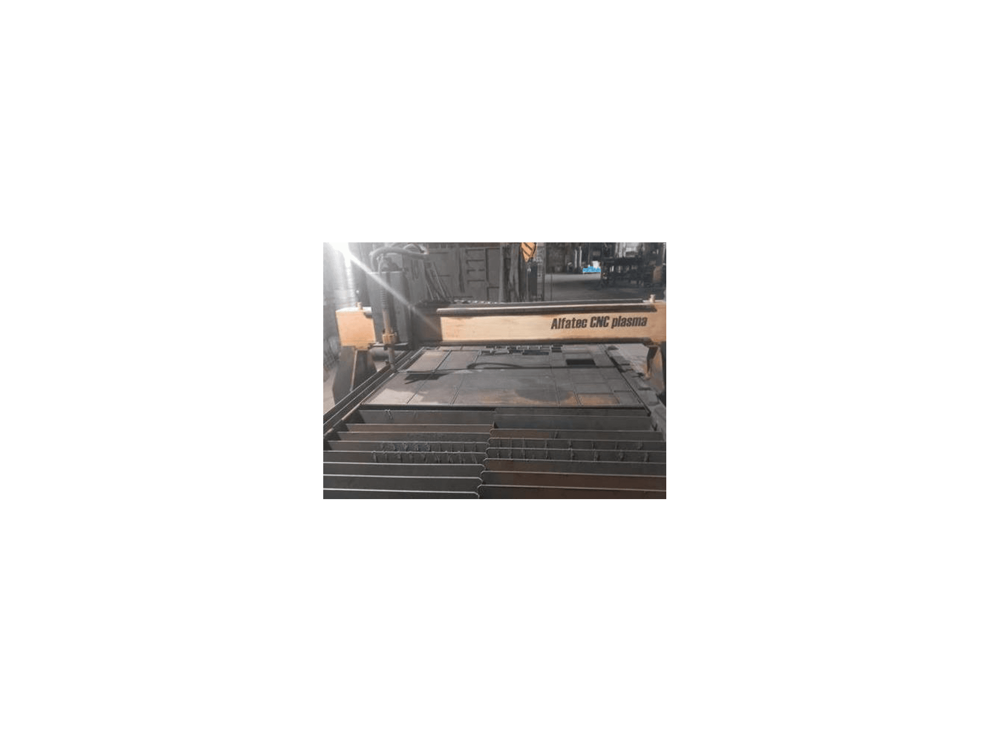 Vista frontale della macchina ALFATEC CNC 1,5x3M PROFI