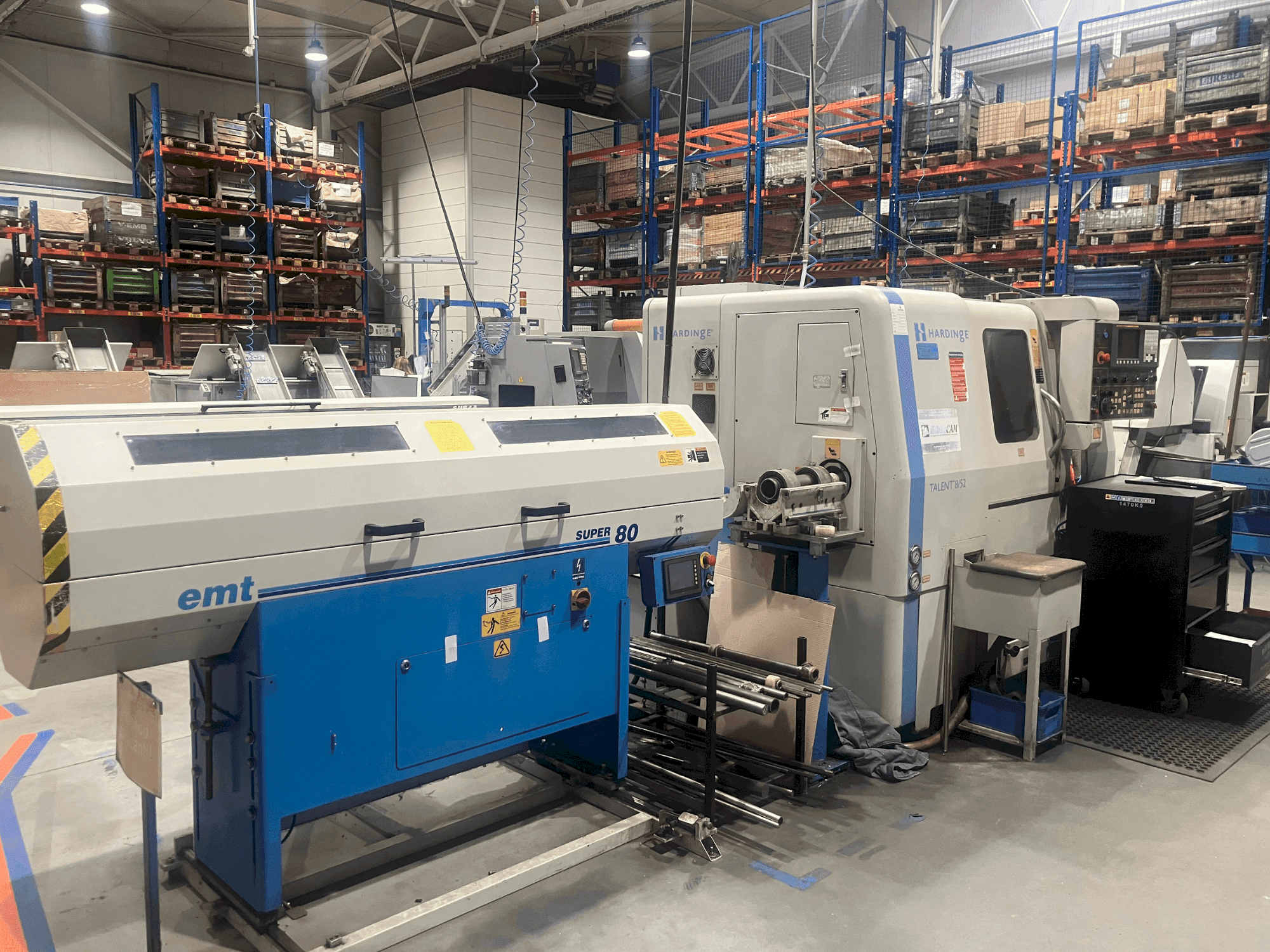 Vista frontale della macchina HARDINGE Talent 8/52