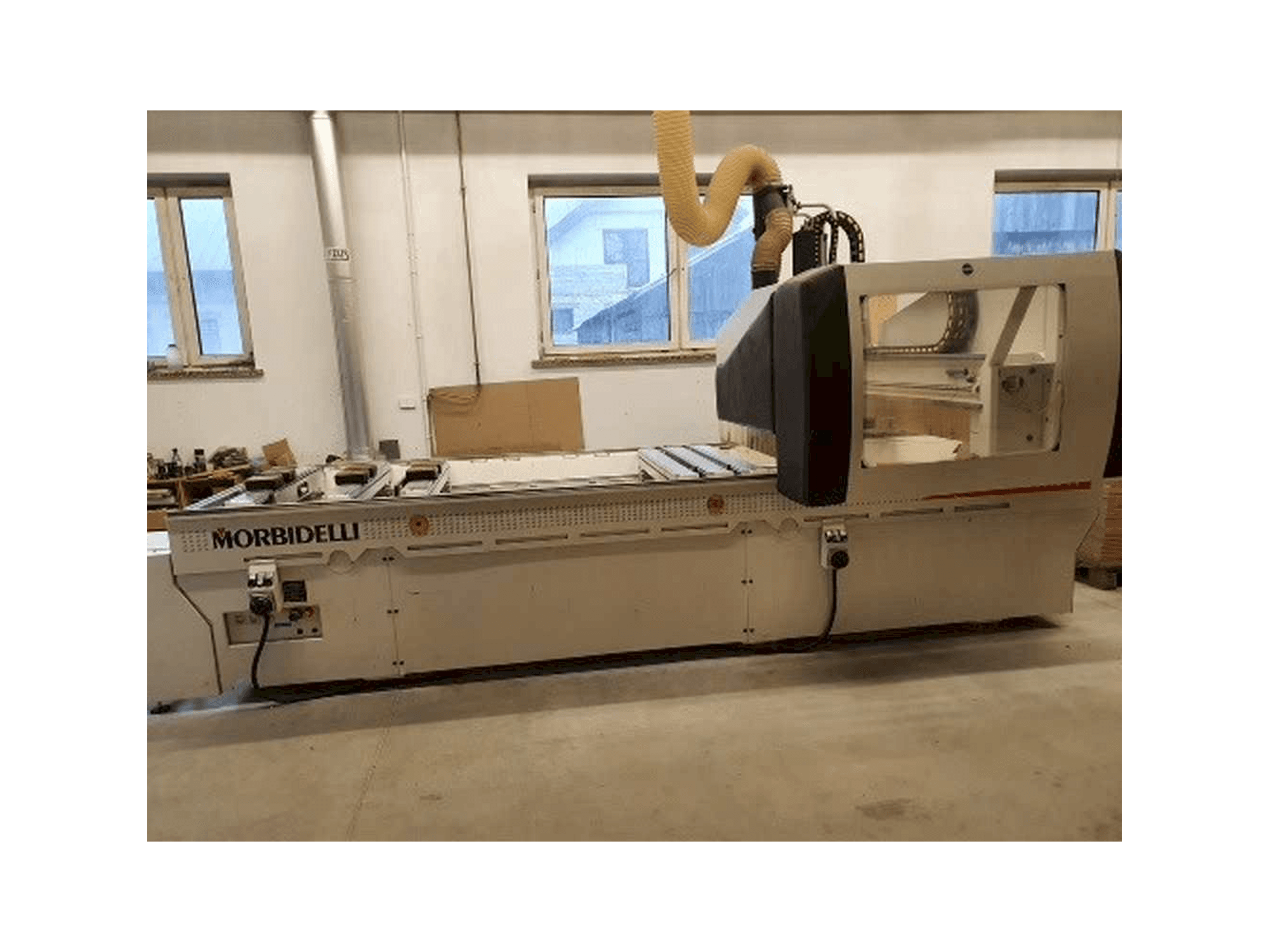 Vista frontale della macchina MORBIDELLI Universal 3012 TV