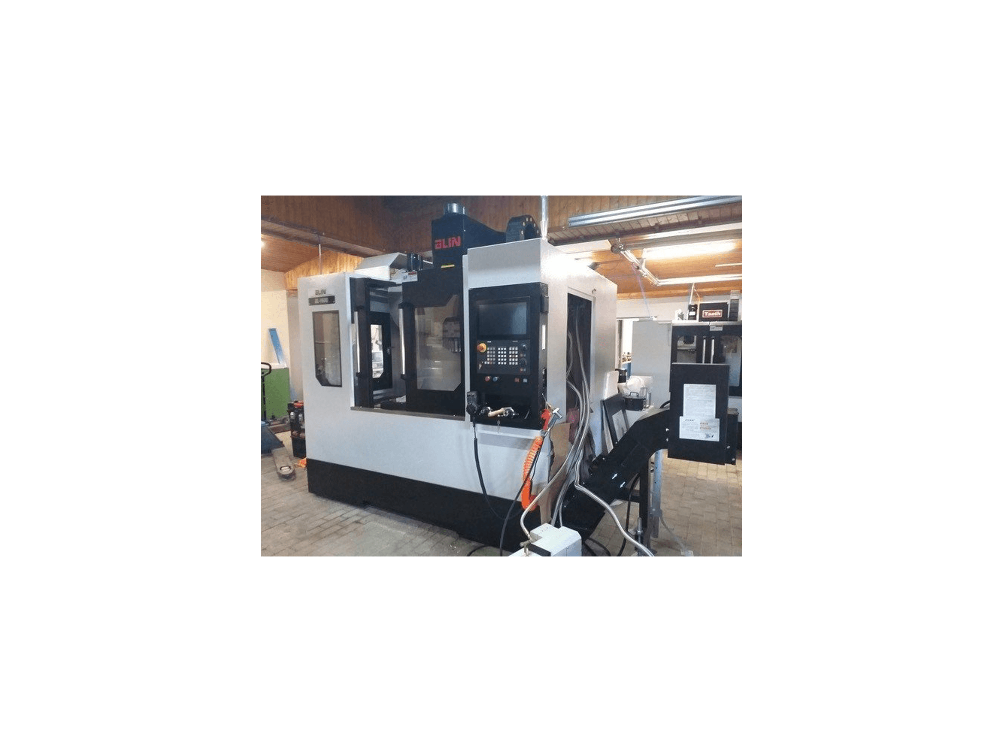 Vista frontale della macchina TAATH BL-Y855