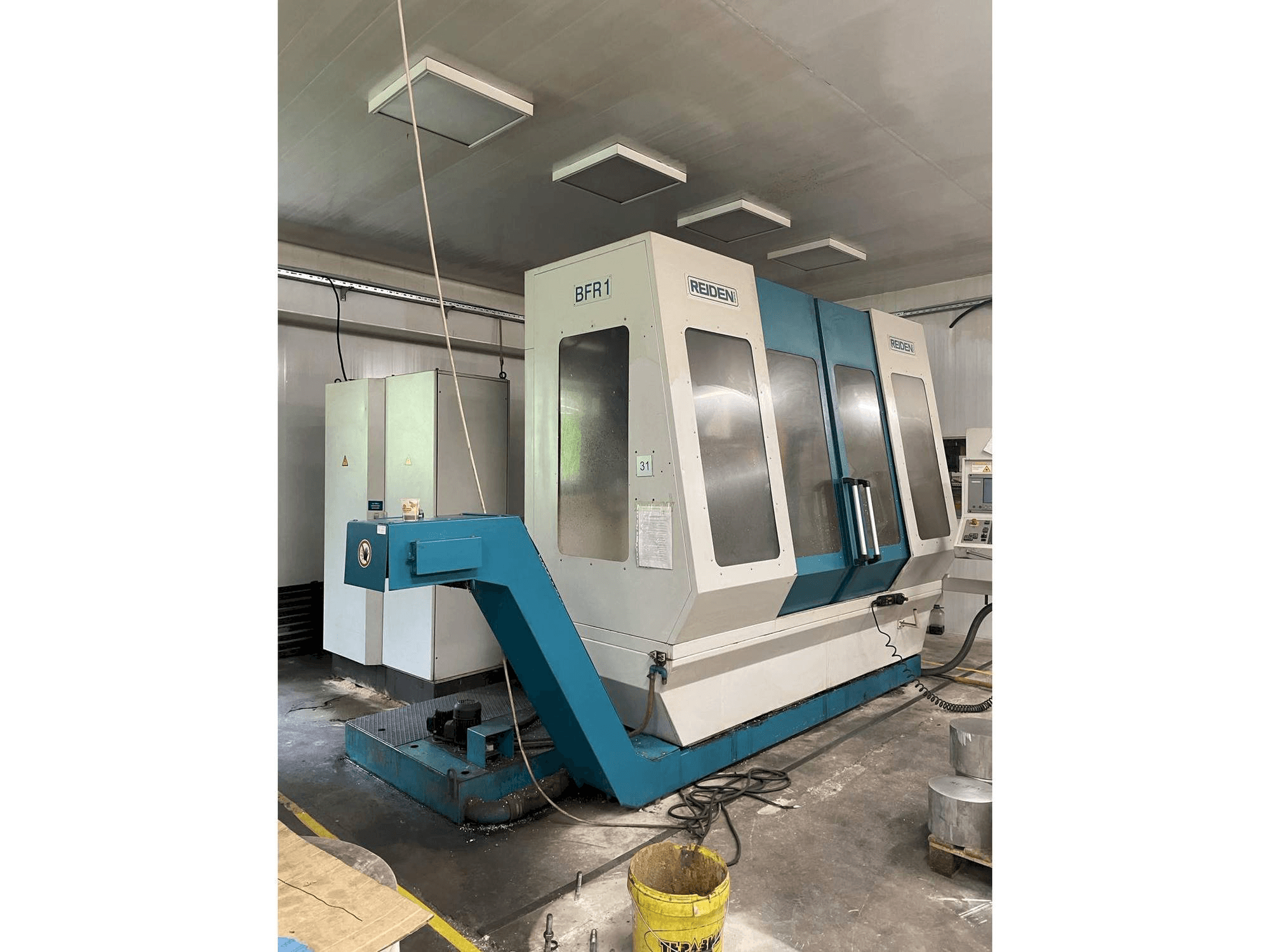 Vista frontale della macchina Reiden BFR 1