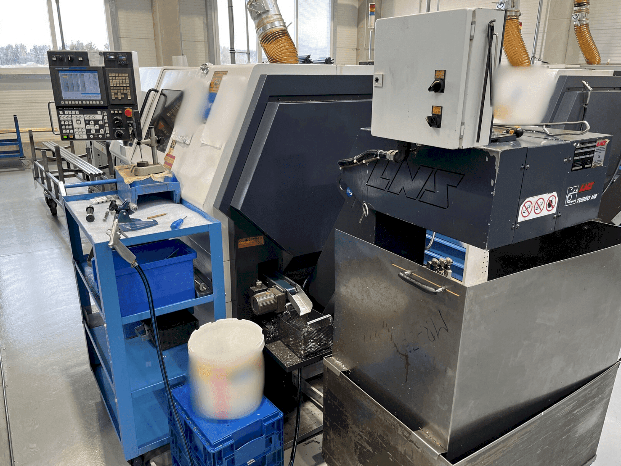 Vista frontale della macchina Miyano BNA-42DHY