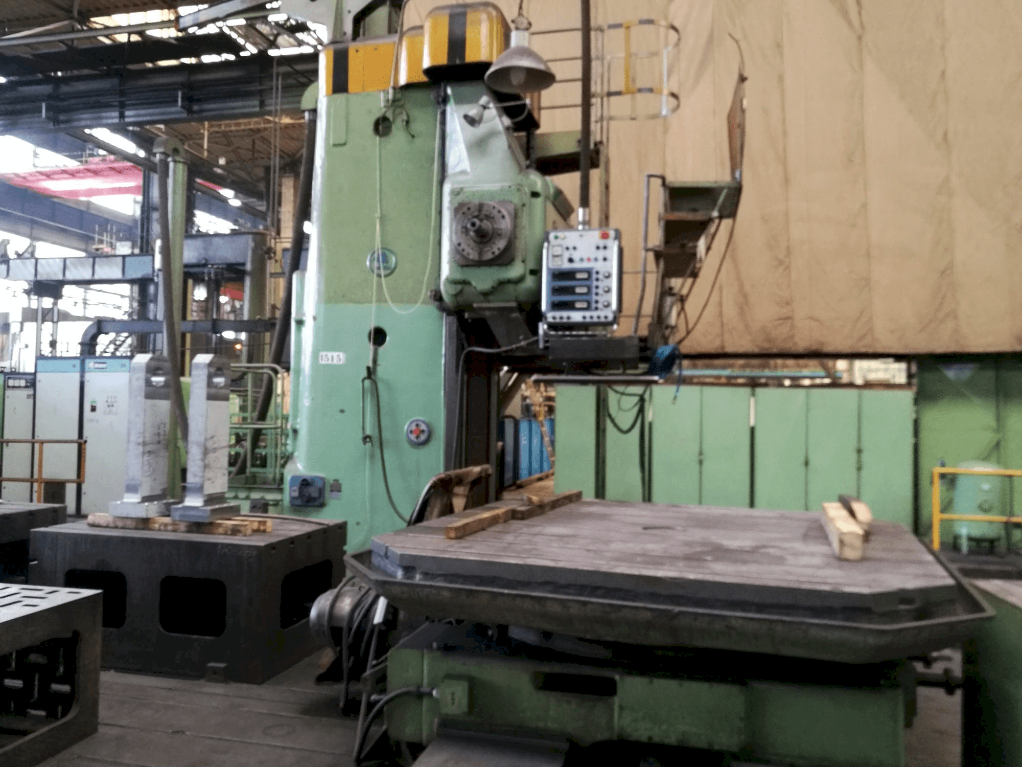 Vista frontale della macchina SKODA WD 160