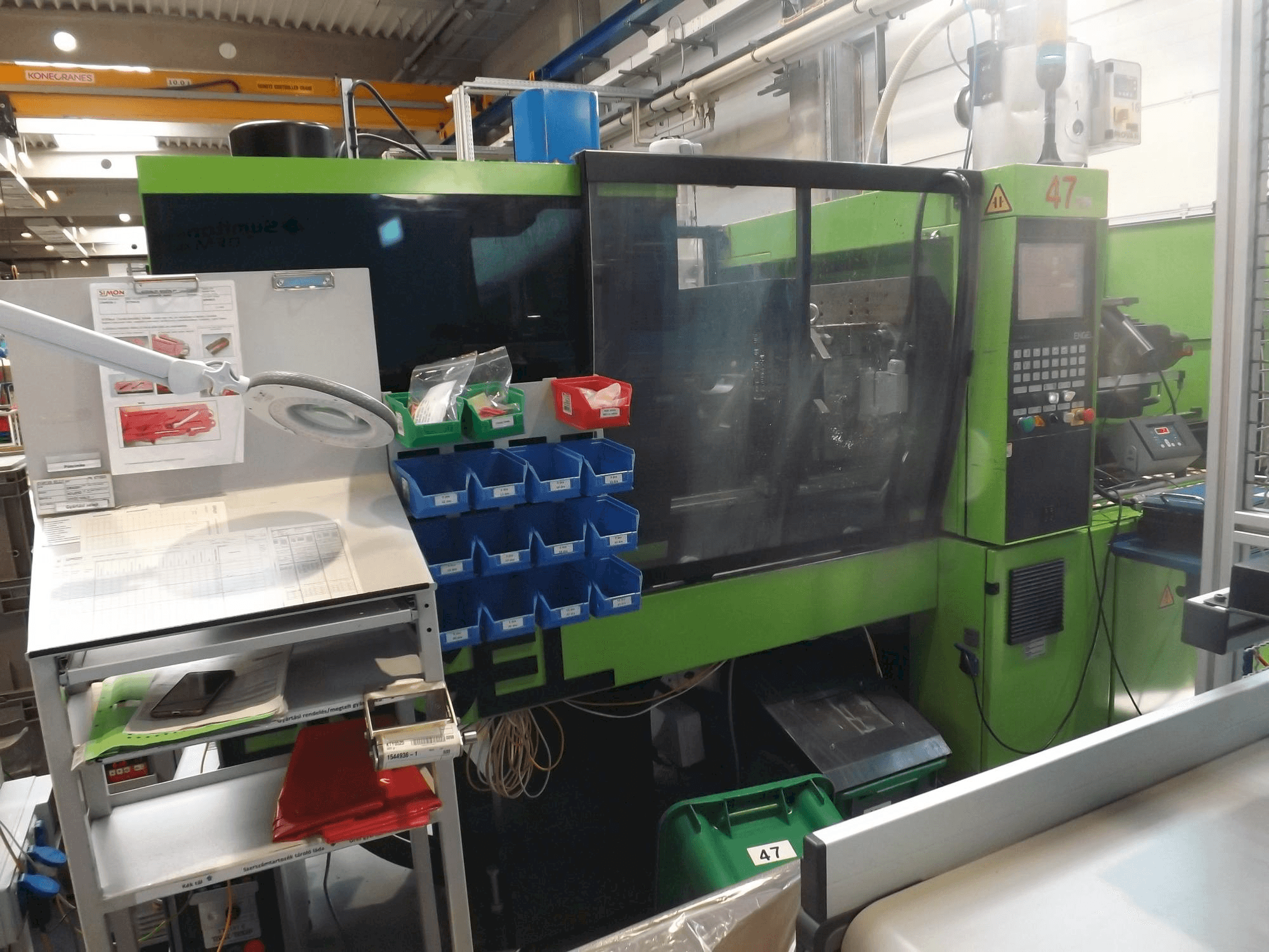 Vista frontale della macchina ENGEL Victory 330/80 Focus