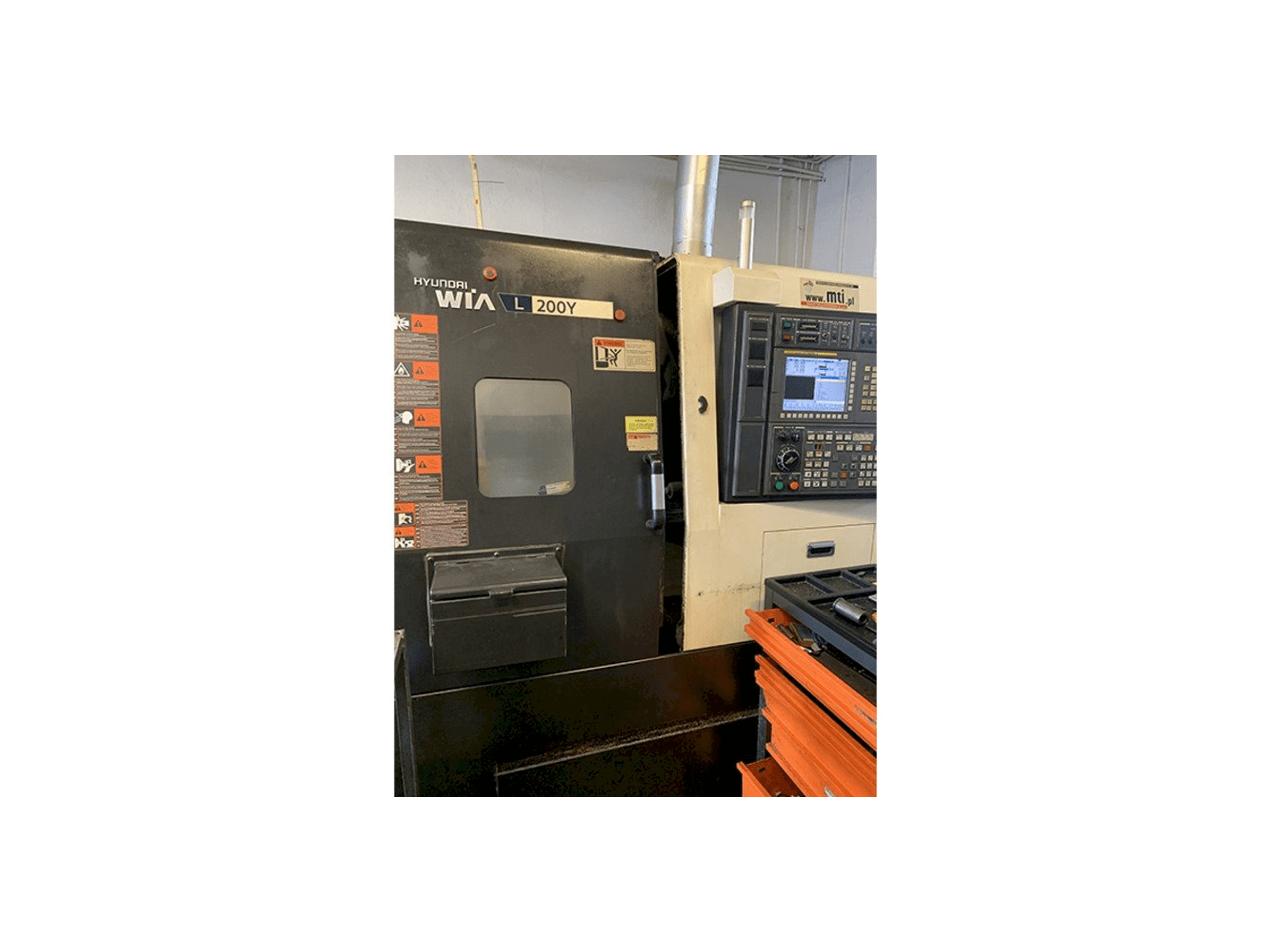 Vista frontale della macchina Hyundai Wia L200Y