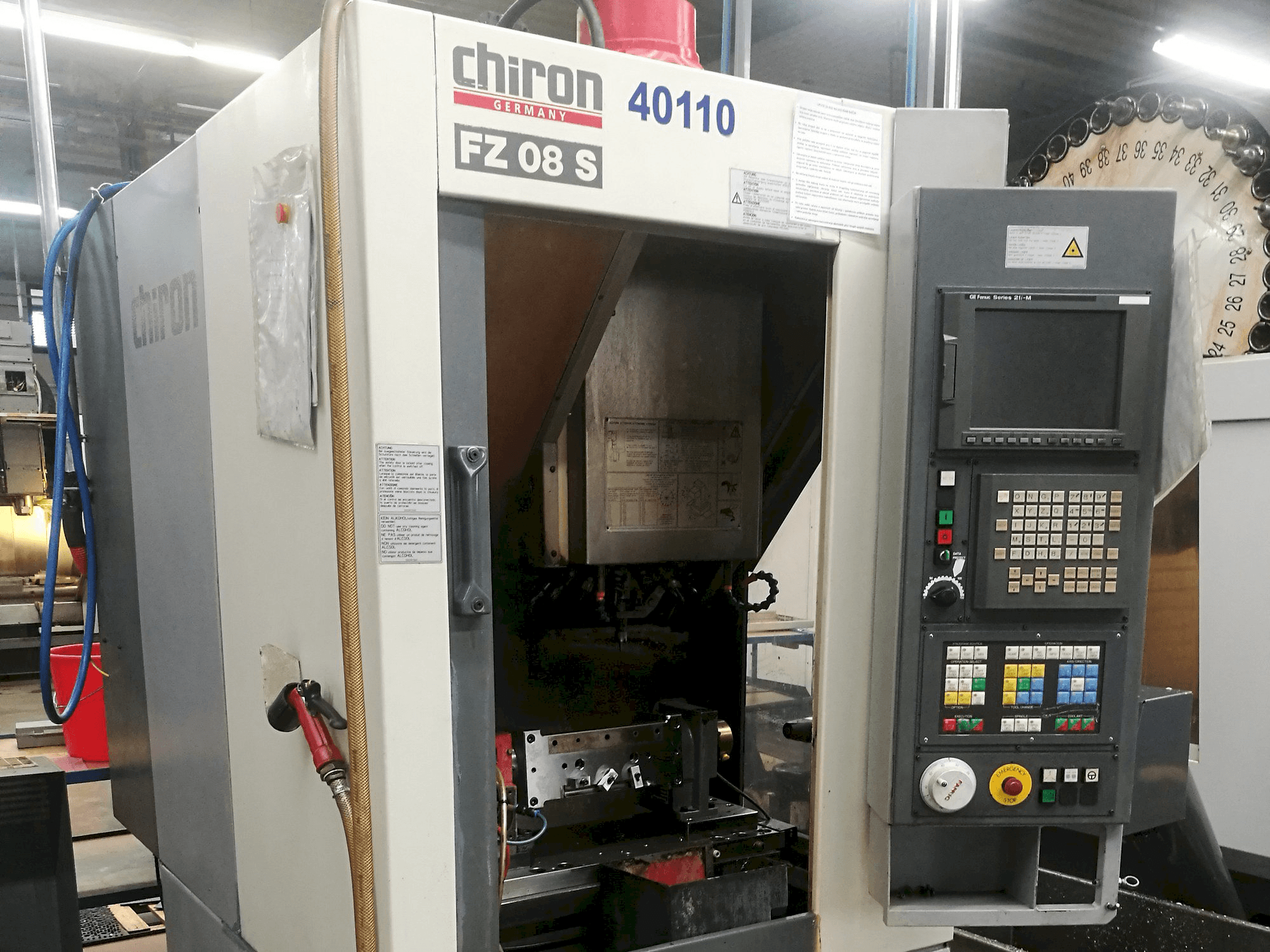 Vista frontale della macchina CHIRON FZ08S