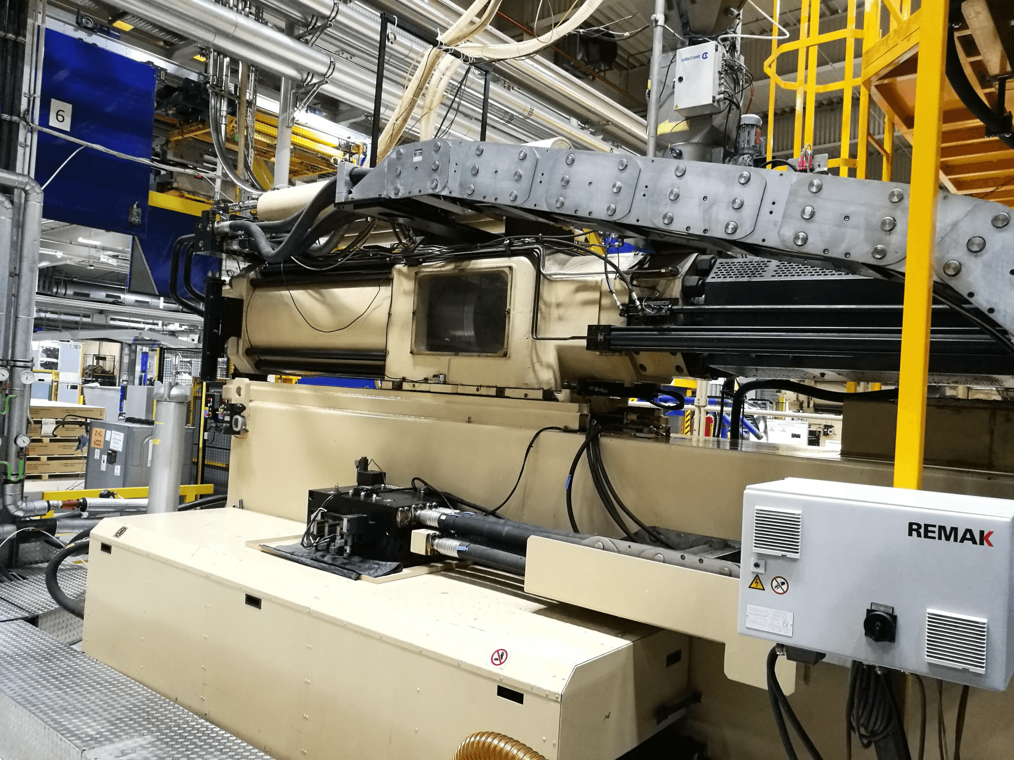 Vista frontale 2 della macchina Husky E 3150 RS 170-155