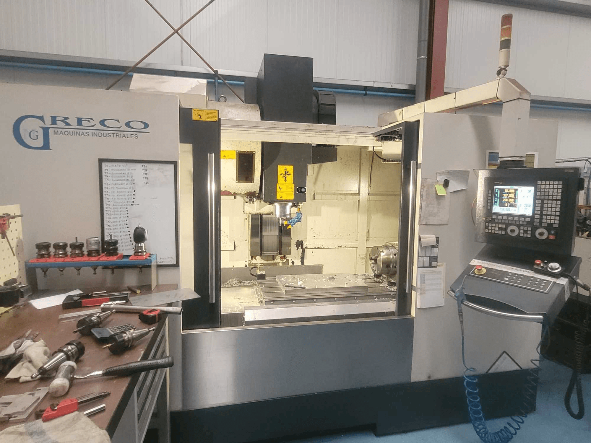 Vista frontale della macchina Finitech SMV-1270-3B