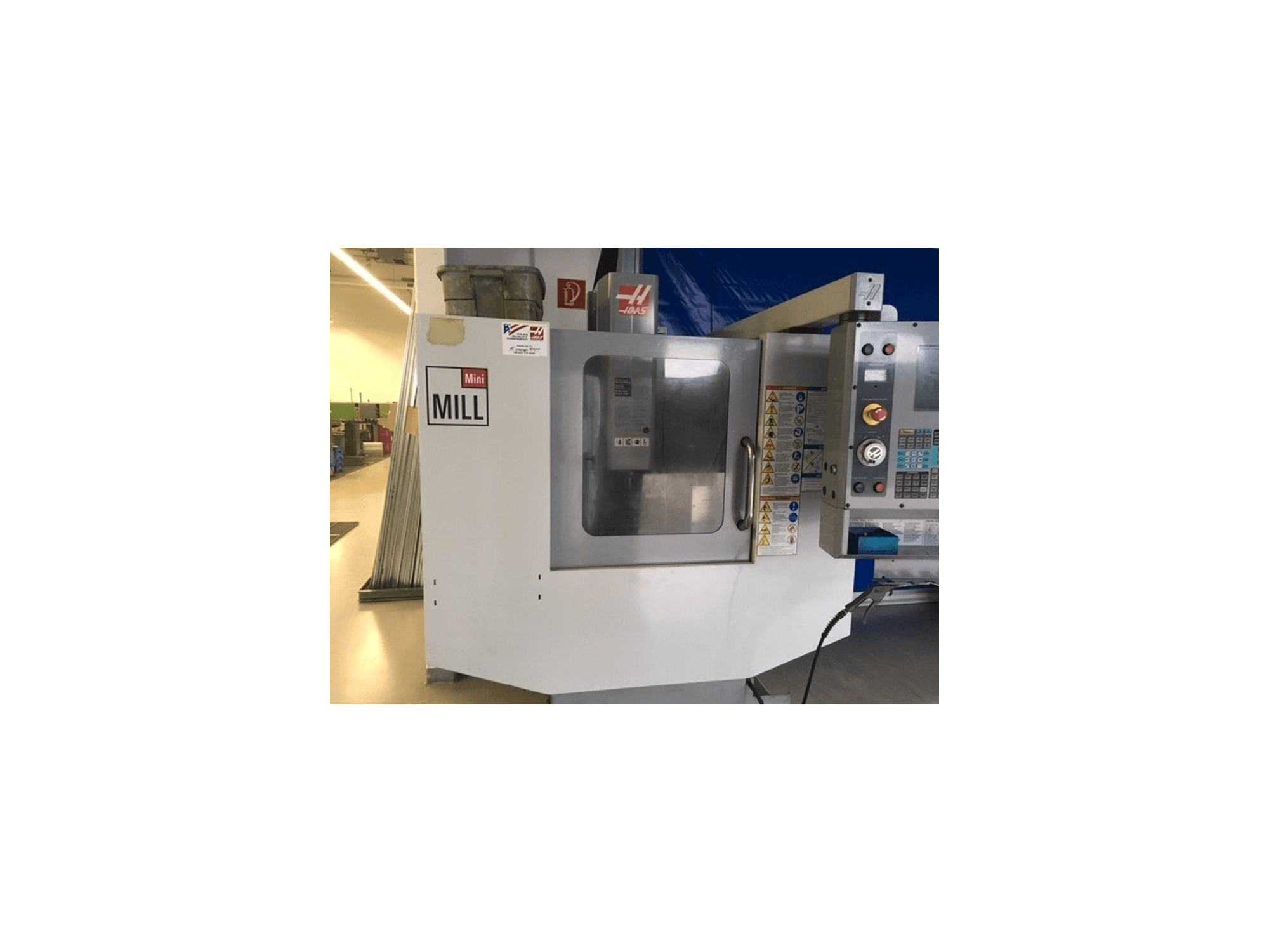 Vista frontale della macchina HAAS Mini Mill HE