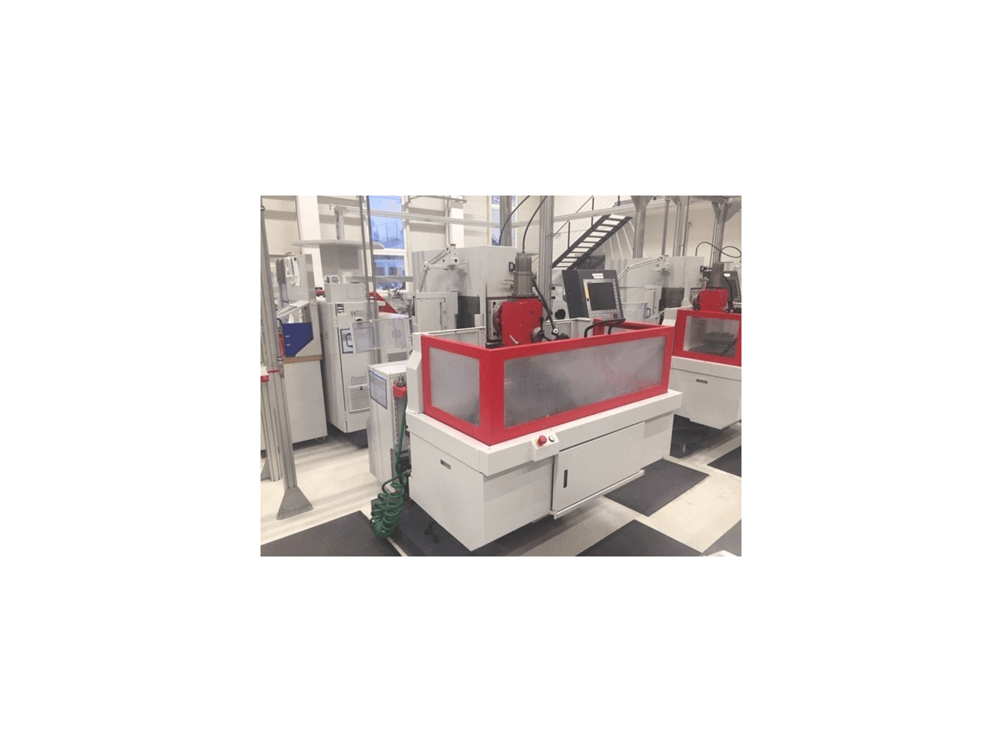 Vista frontale della macchina EMCO Emcomat FB-450 MC