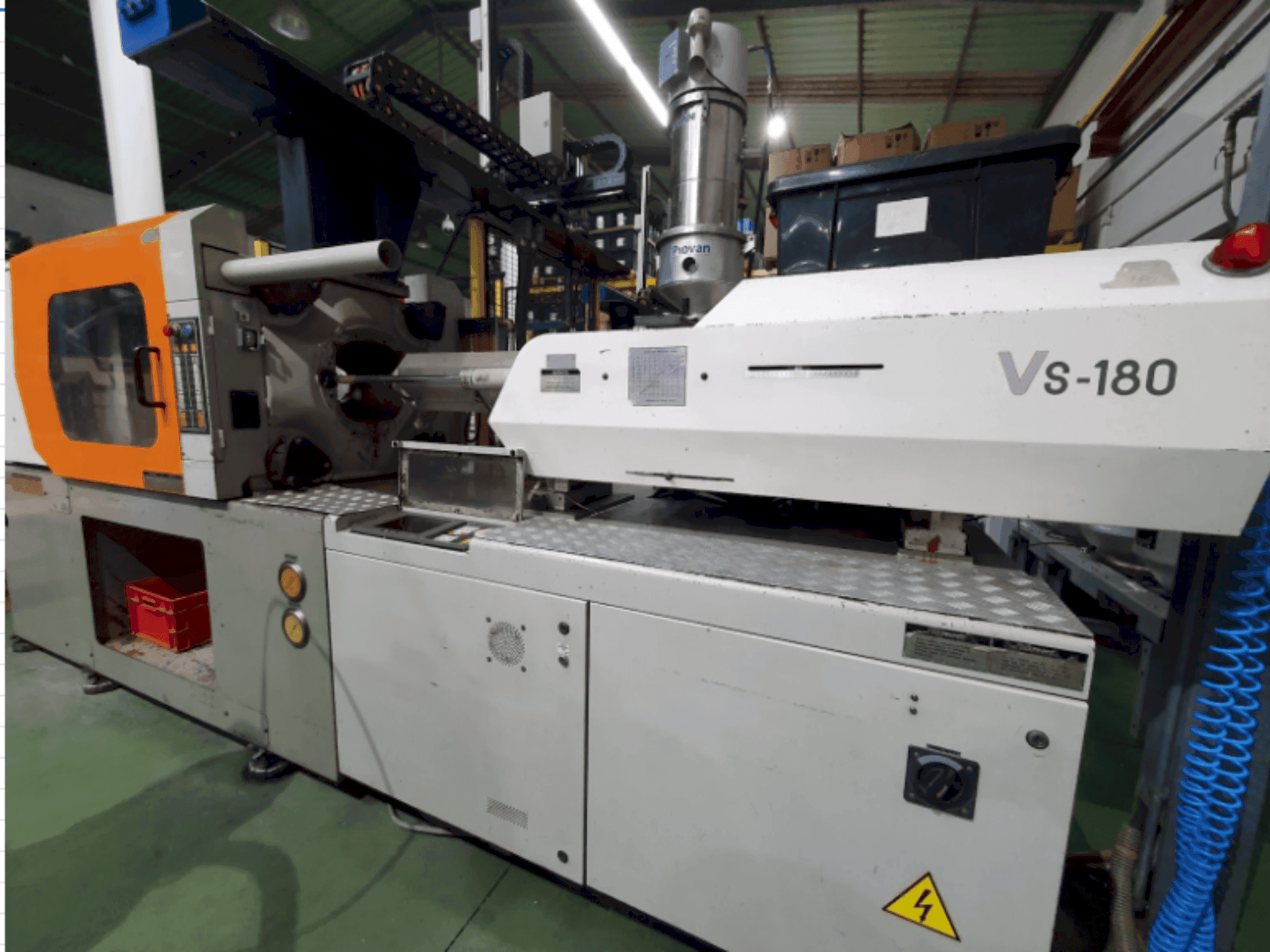 Vista frontale della macchina Victor VS180