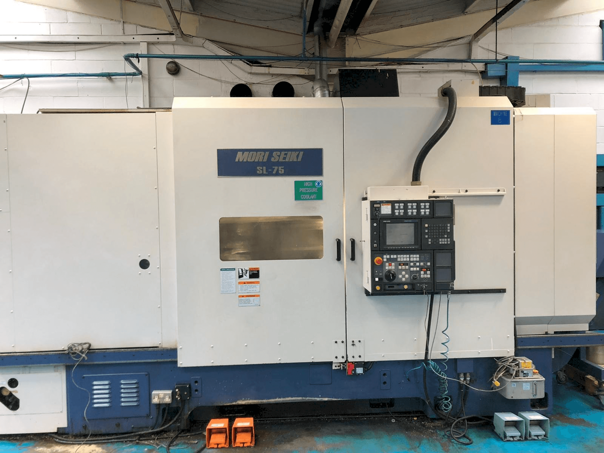 Vista frontale della macchina MORI SEIKI SL75