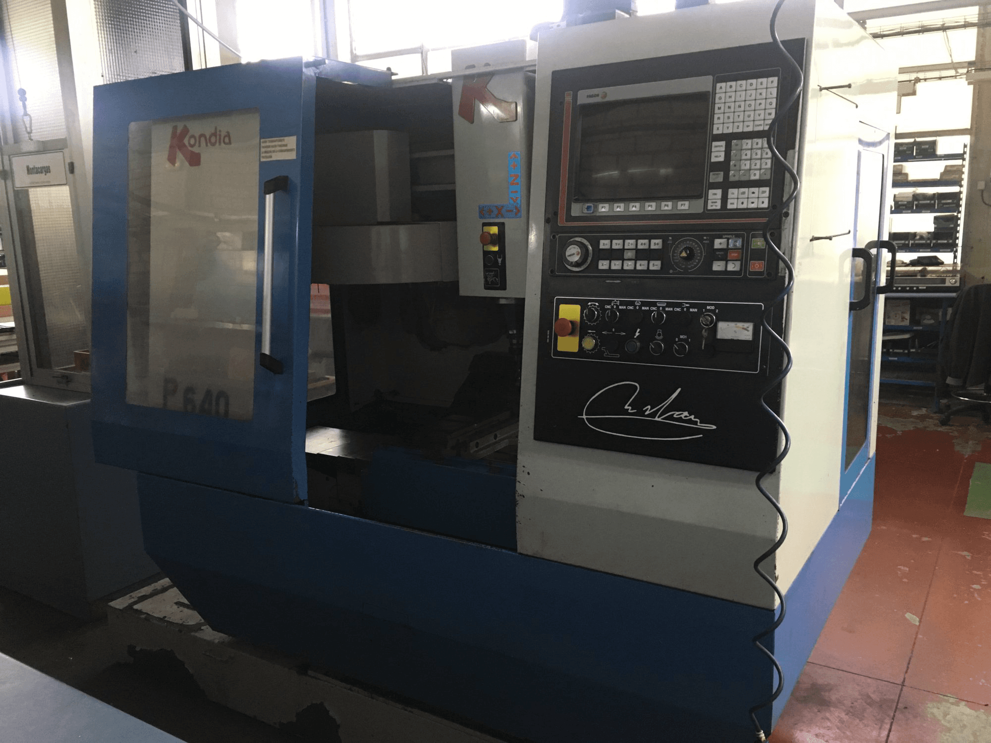 Vista frontale KONDIA B-640