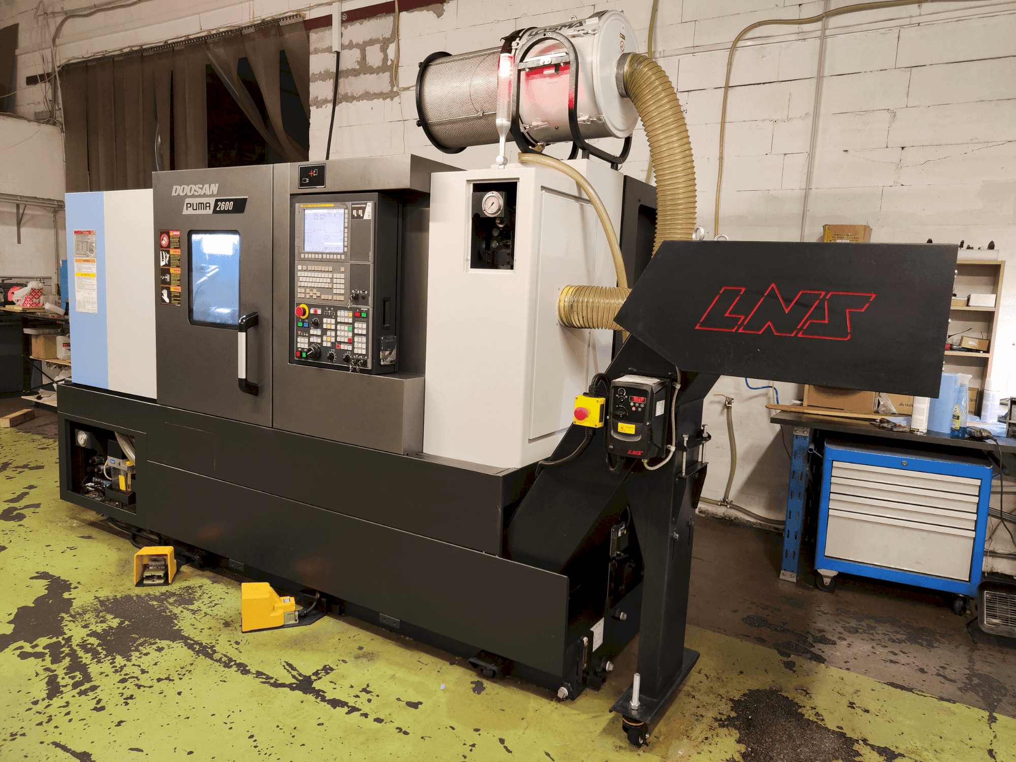 Vista frontale della macchina DOOSAN Puma 2600/500