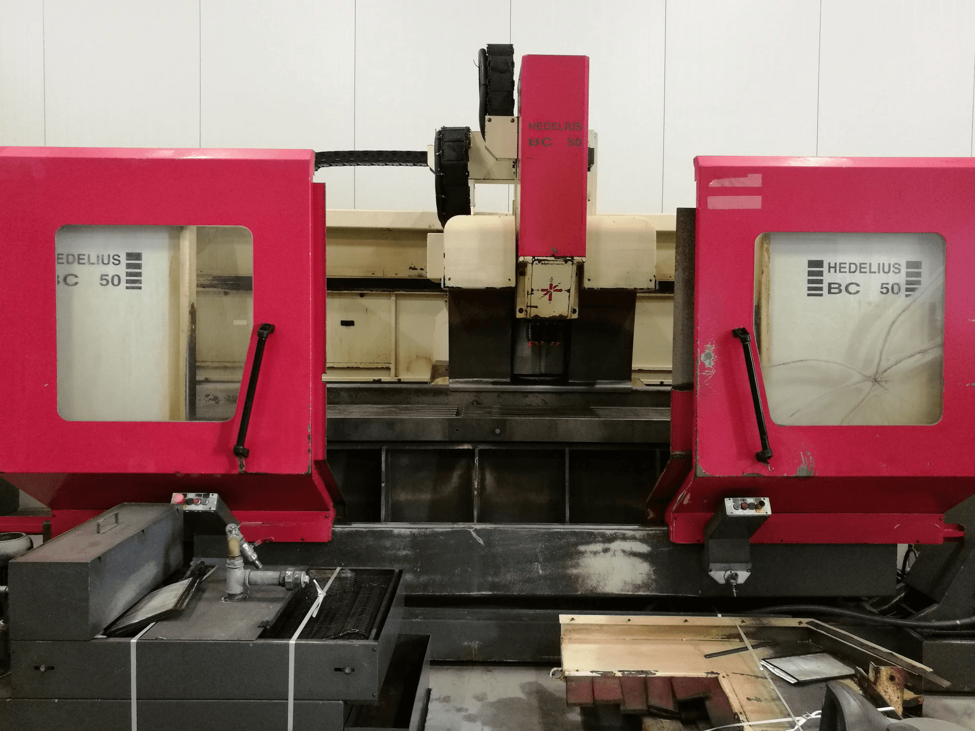 Vista frontale della macchina HEDELIUS BC 50