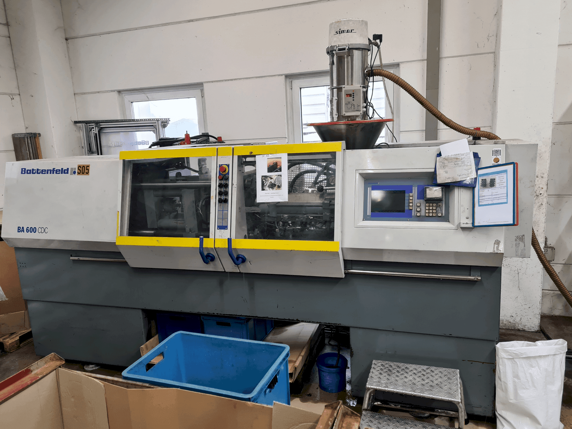 Vista frontale della macchina Battenfeld BA 600/200 CDC