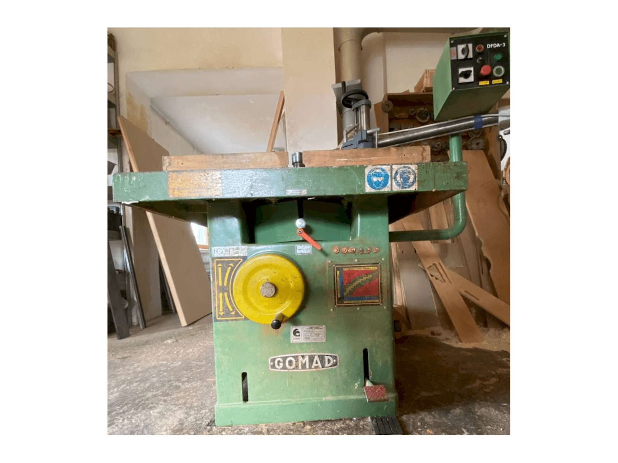 Vista frontale della macchina GOMAD DFDA-3