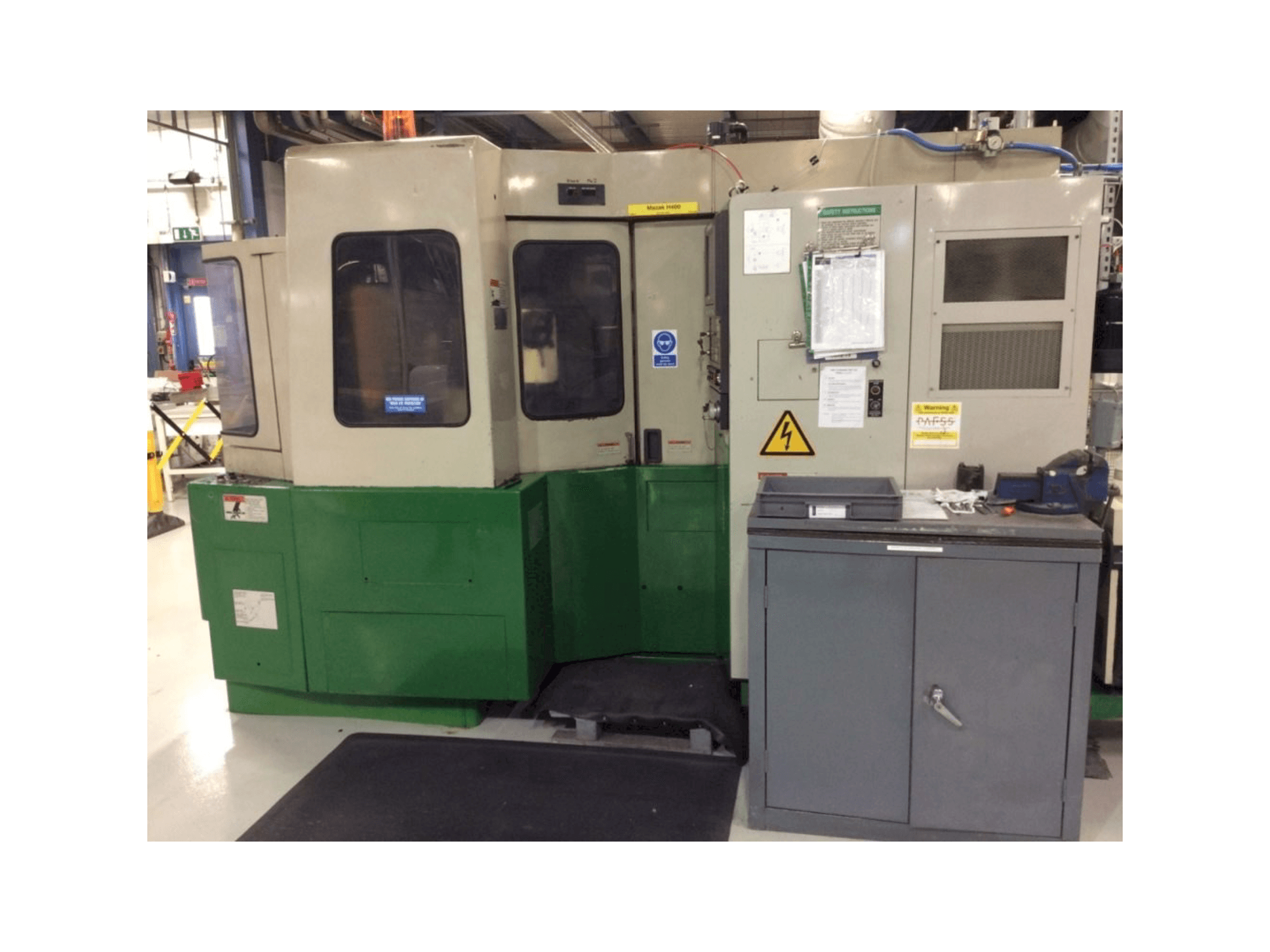 Vista frontale della macchina Mazak Mazatech H400