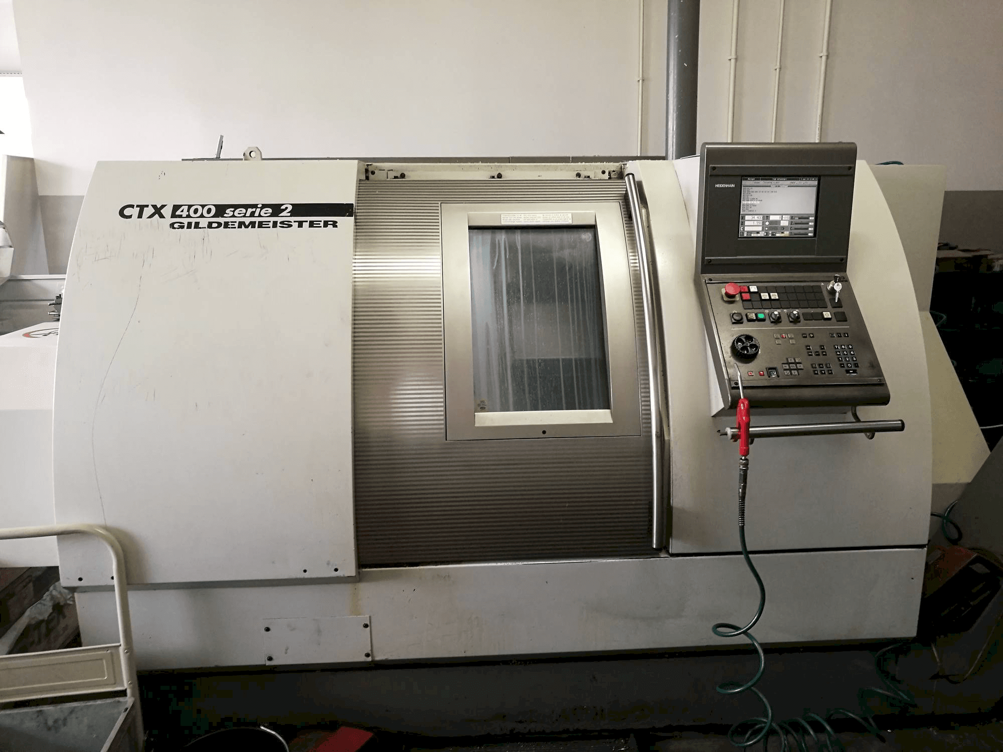 Vista frontale della macchina Gildemeister CTX 400 S2