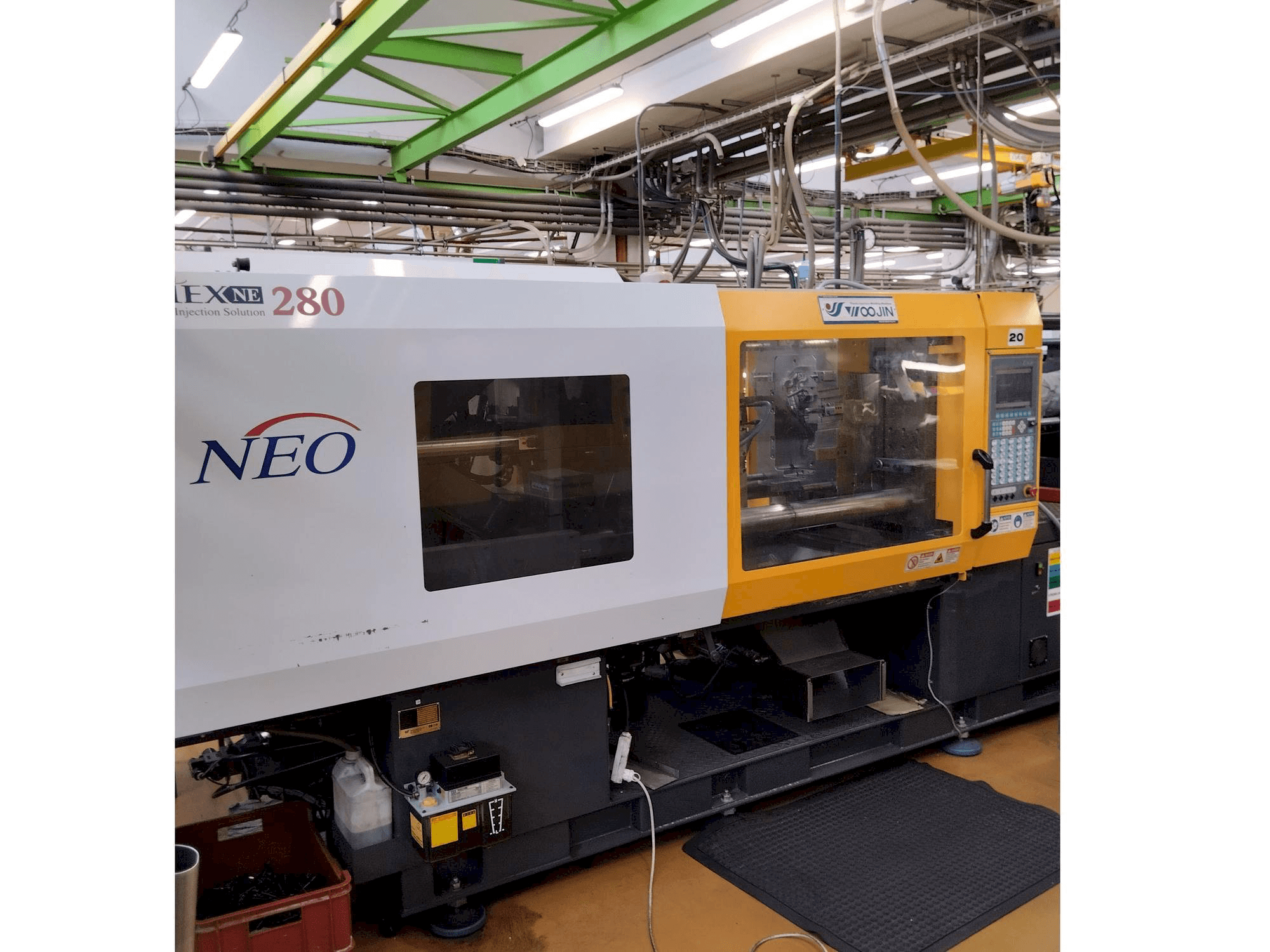 Vista frontale della macchina Selex NE 280