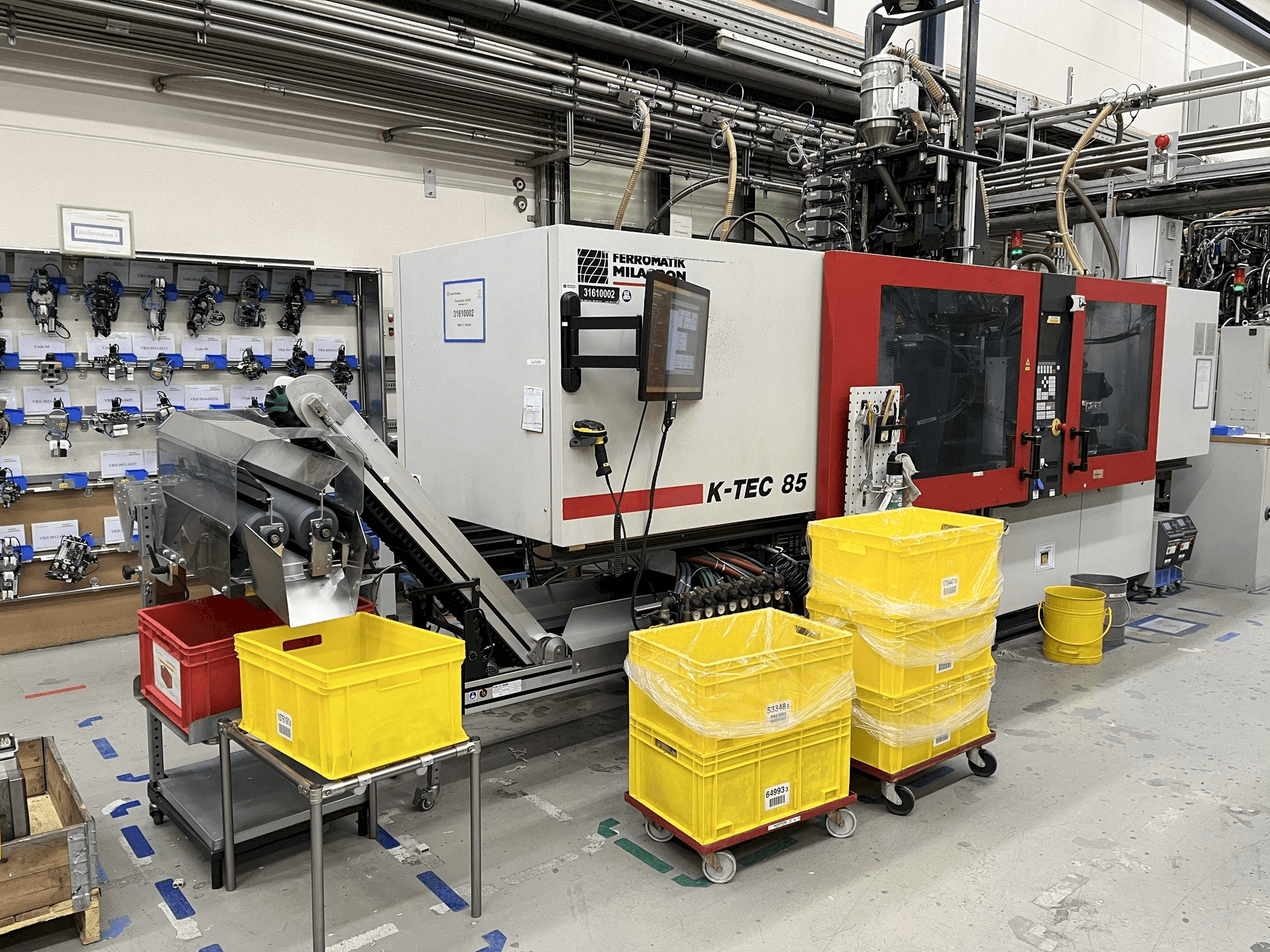 Vista frontale della macchina FERROMATIK Milacron K-Tec 85