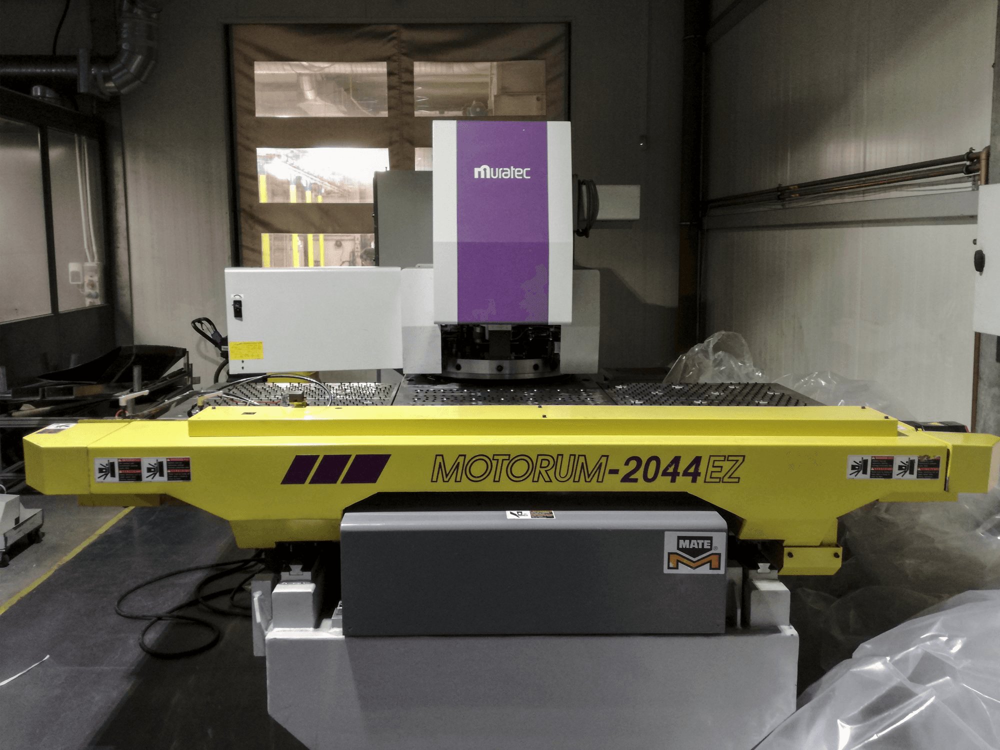 Vista frontale della macchina Murata Wiedemann M-2044 EZ