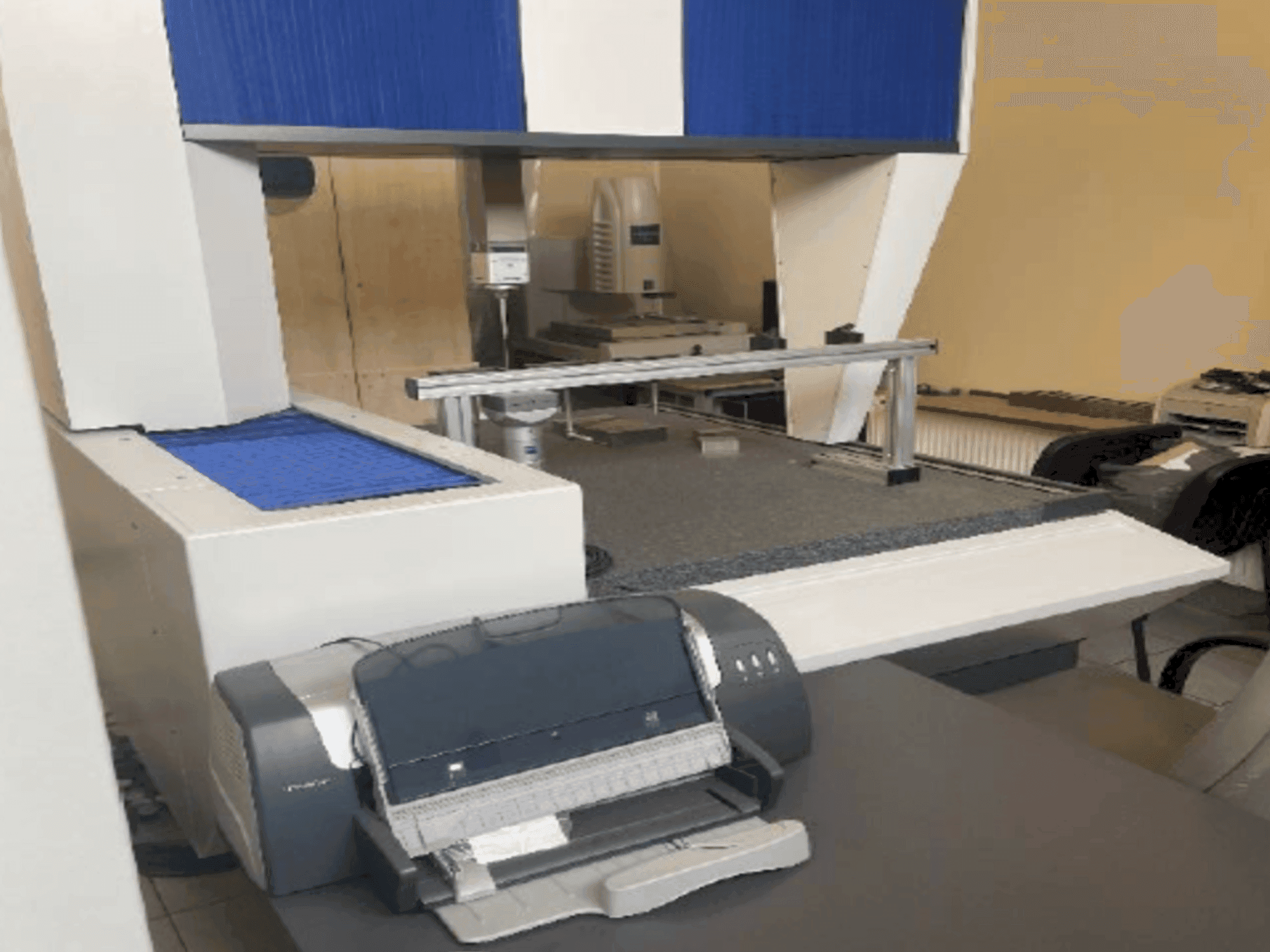 Vista frontale della macchina ZEISS Prismo 7 Vario