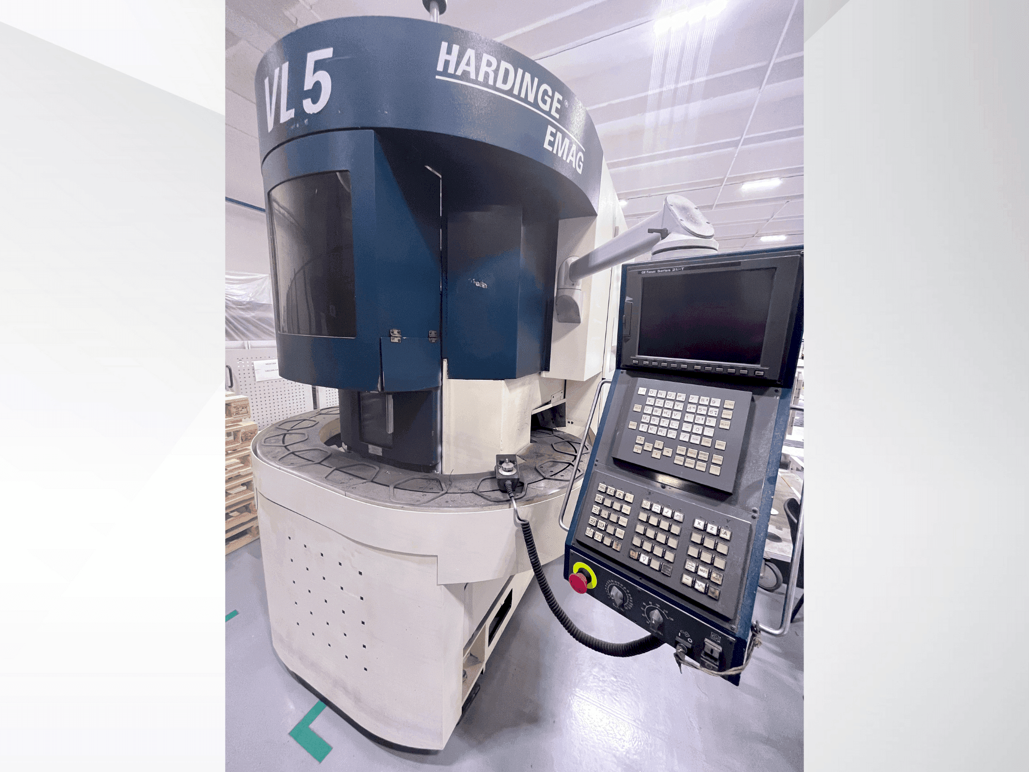 Vista frontale della macchina HARDINGE VL-5