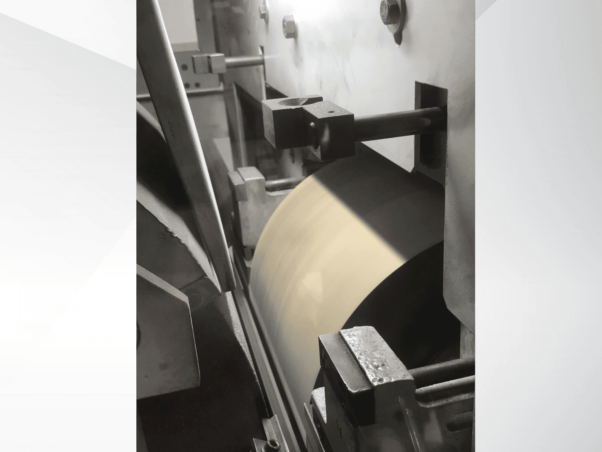 Particolare della macchina Schaudt Mikrosa SASL 125