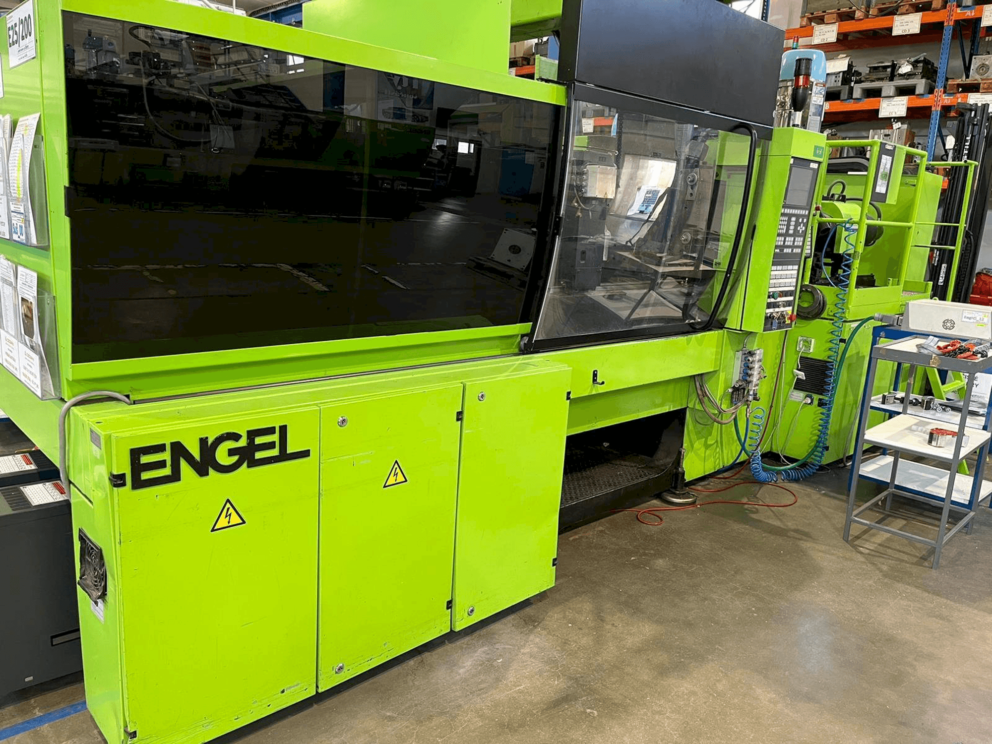 Vista frontale della macchina Engel ES 650/150 HL