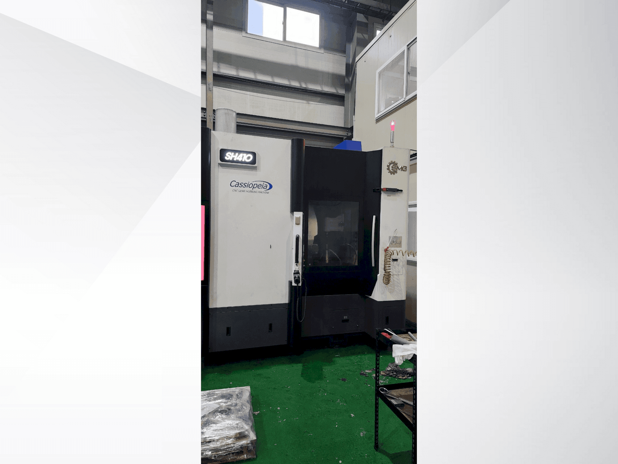 Vista frontale della macchina SMG SH410