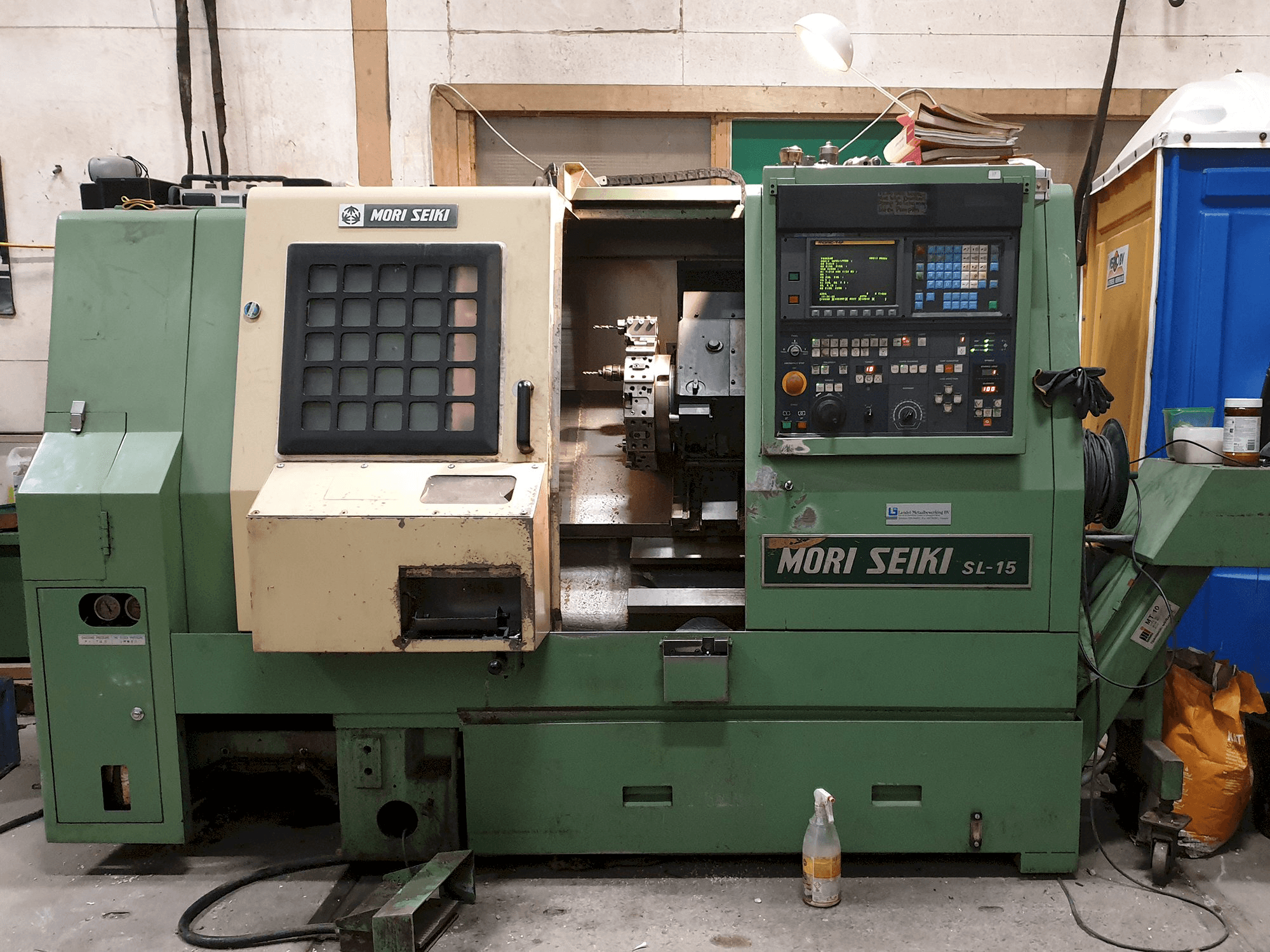 Vista frontale della macchina MORI SEIKI SL-15